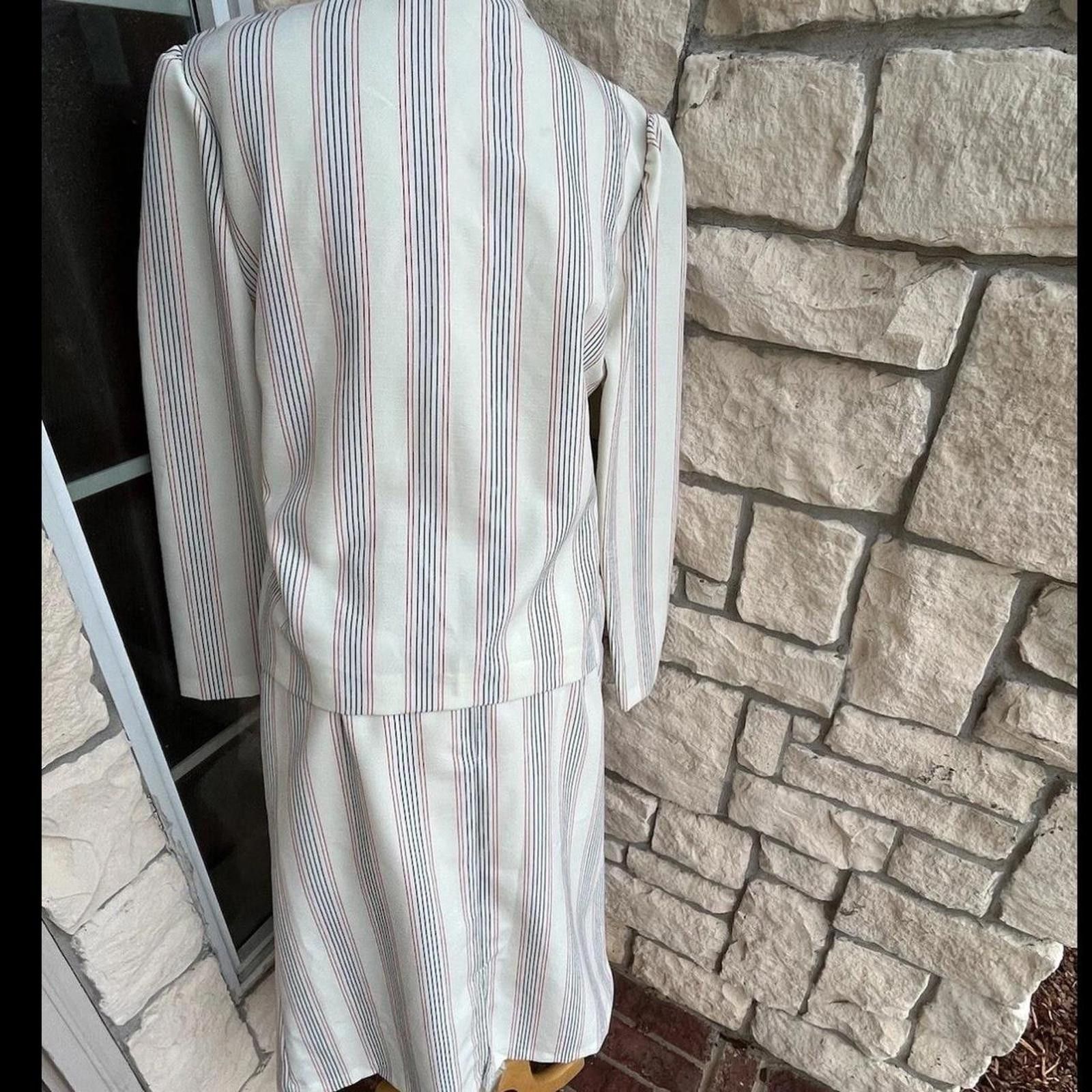 Other Vintage Sportiva White Striped Secretary Skirt suit 8 Size M / US 6-8 / IT 42-44 - 4 Thumbnail