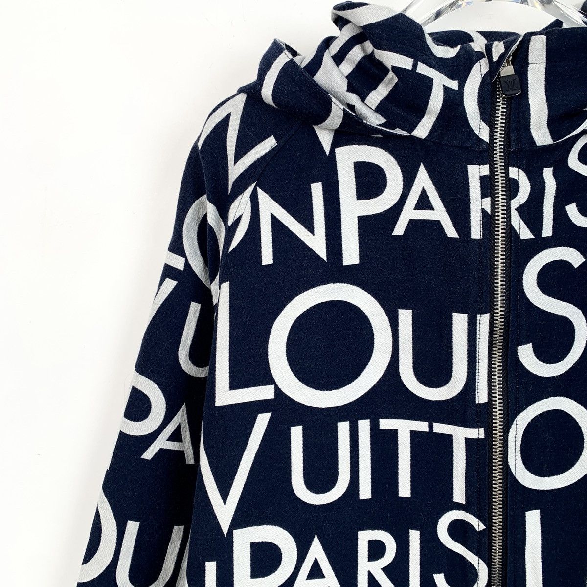 Louis Vuitton Louis Vuitton Black Logo Monogram All Over Print Zip Jacket Size US S / EU 44-46 / 1 - 3 Thumbnail
