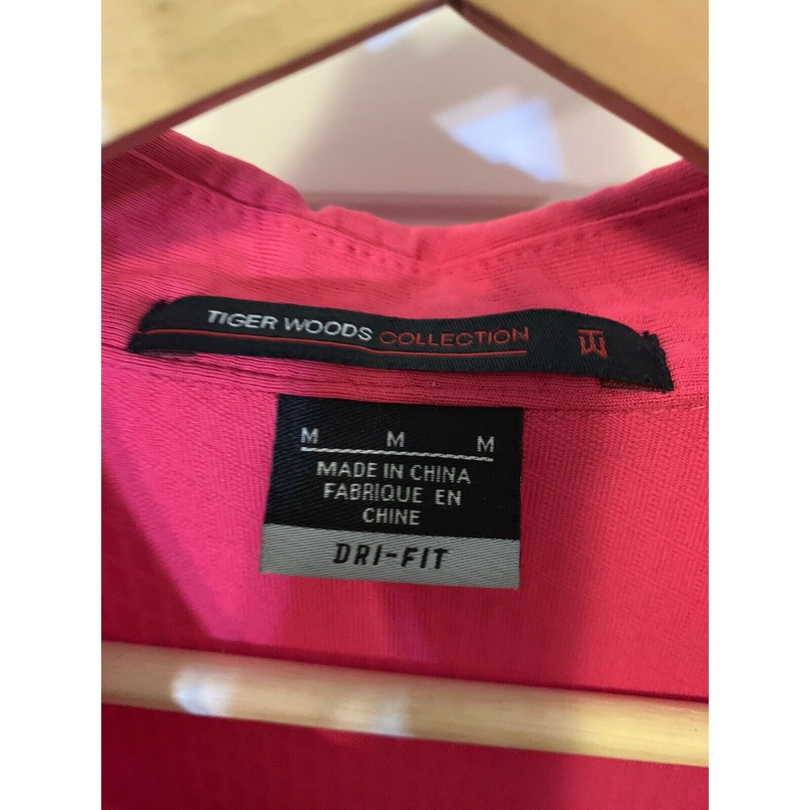 Tiger Woods Tiger Woods Collection Men’s Sz M Golf Polo Shirt Pink Size US M / EU 48-50 / 2 - 2 Thumbnail