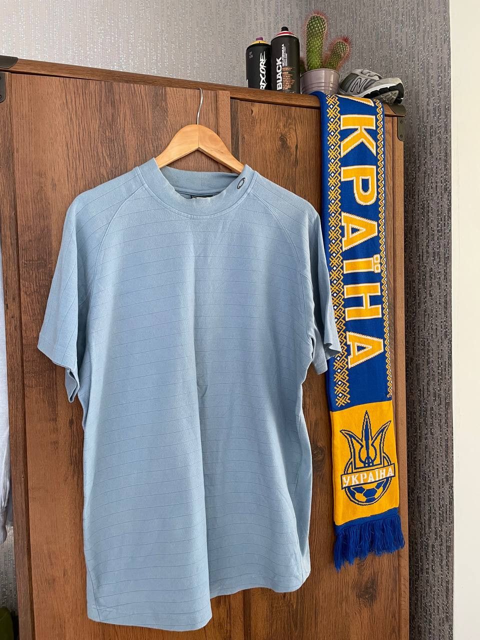 Oakley × Vintage Vintage Oakley Metal Logo Tee Size XL 90s 00s rare Size US XL / EU 56 / 4 - 1 Thumbnail