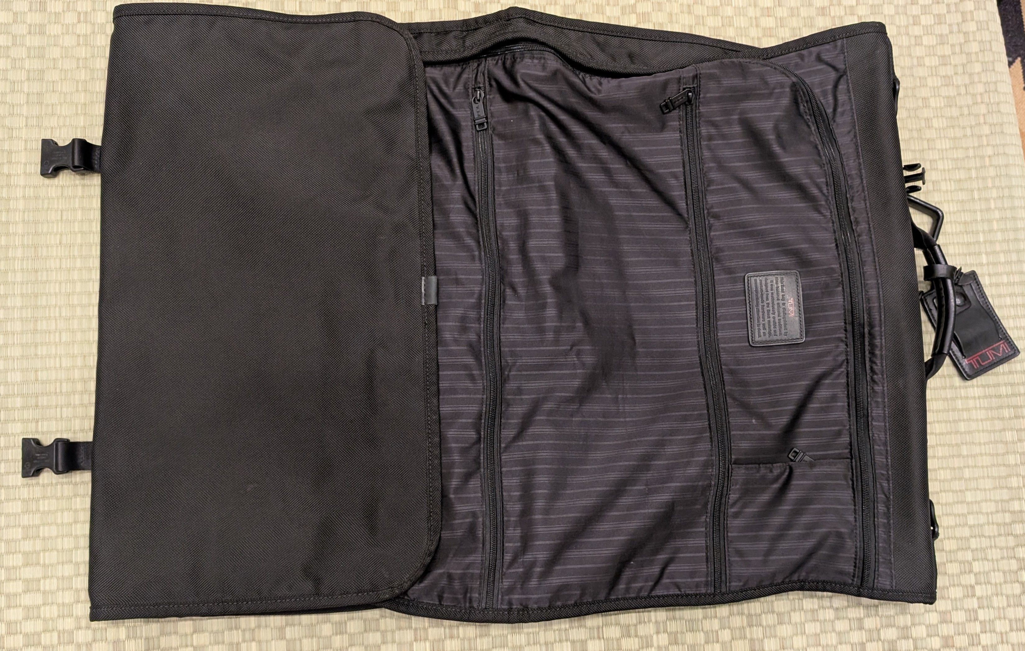 Tumi Tumi Alpha Tri-fold Garment Bag Ballistic *No Shoulder Strap Size ONE SIZE - 4 Thumbnail