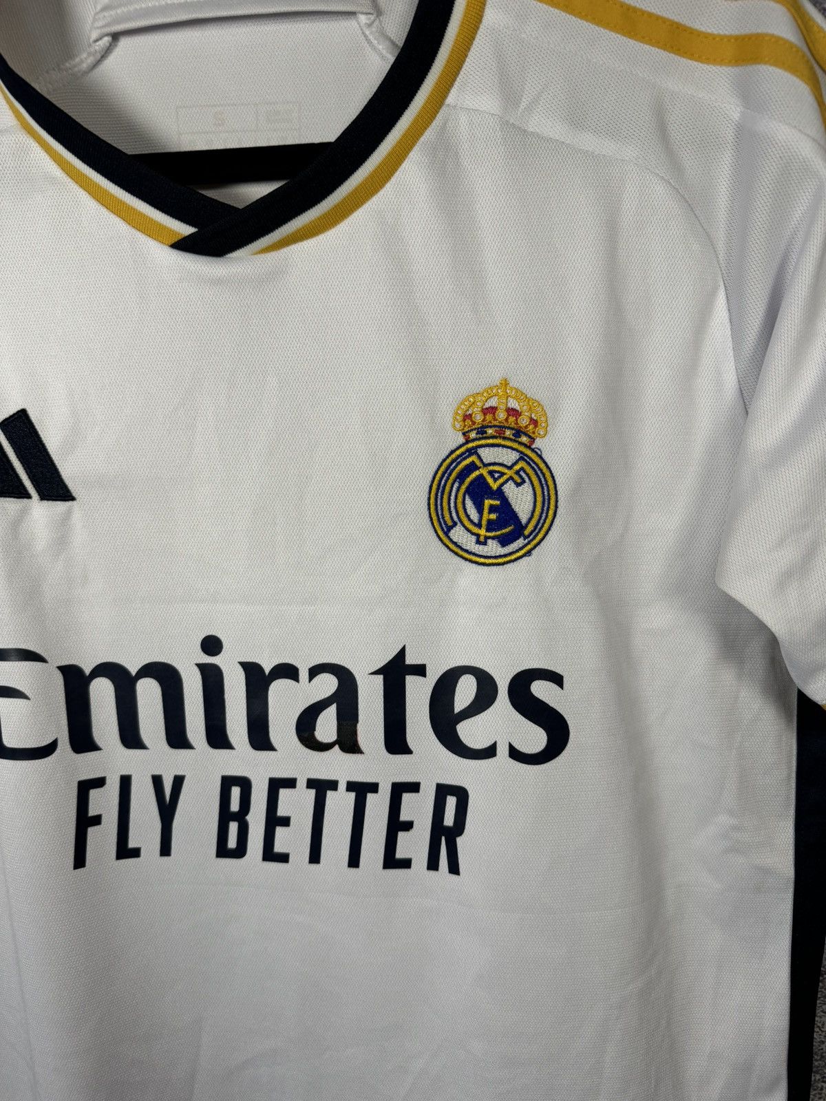 Vintage BELLINGHAM Real Madrid 2023/24 Fan Soccer Jersey Small Size US S / EU 44-46 / 1 - 7 Thumbnail