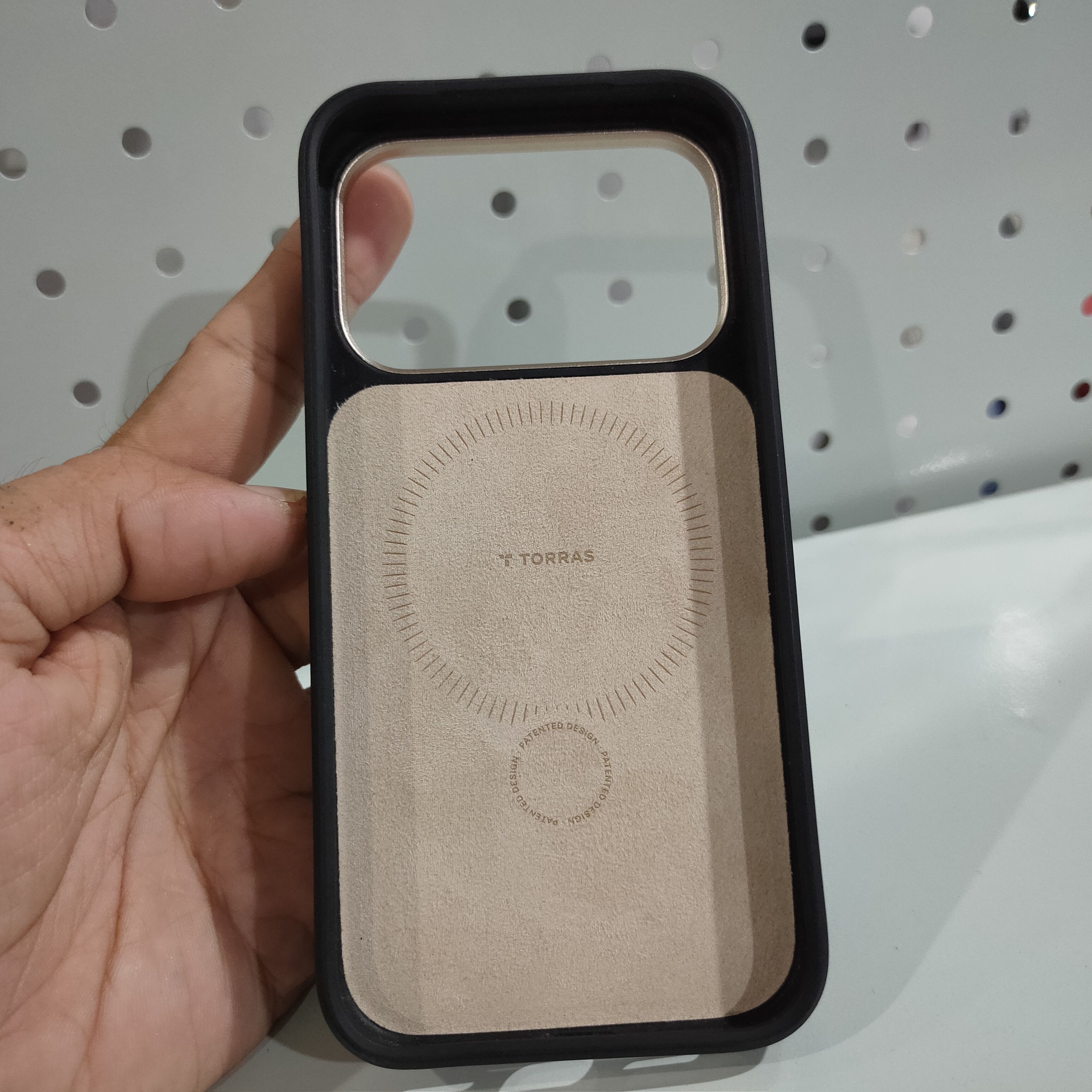 Torras 🔥Torras Iphone 17 Pro case Size ONE SIZE - 4 Thumbnail