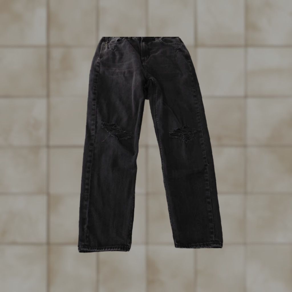 American Eagle Outfitters American Eagle Jeans Womens Regular Size 2 Black Distressed Denim Mom Style 26in Inseam Jeans Mens Women Girls Size 26" / US 2 / IT 38 - 1 Thumbnail