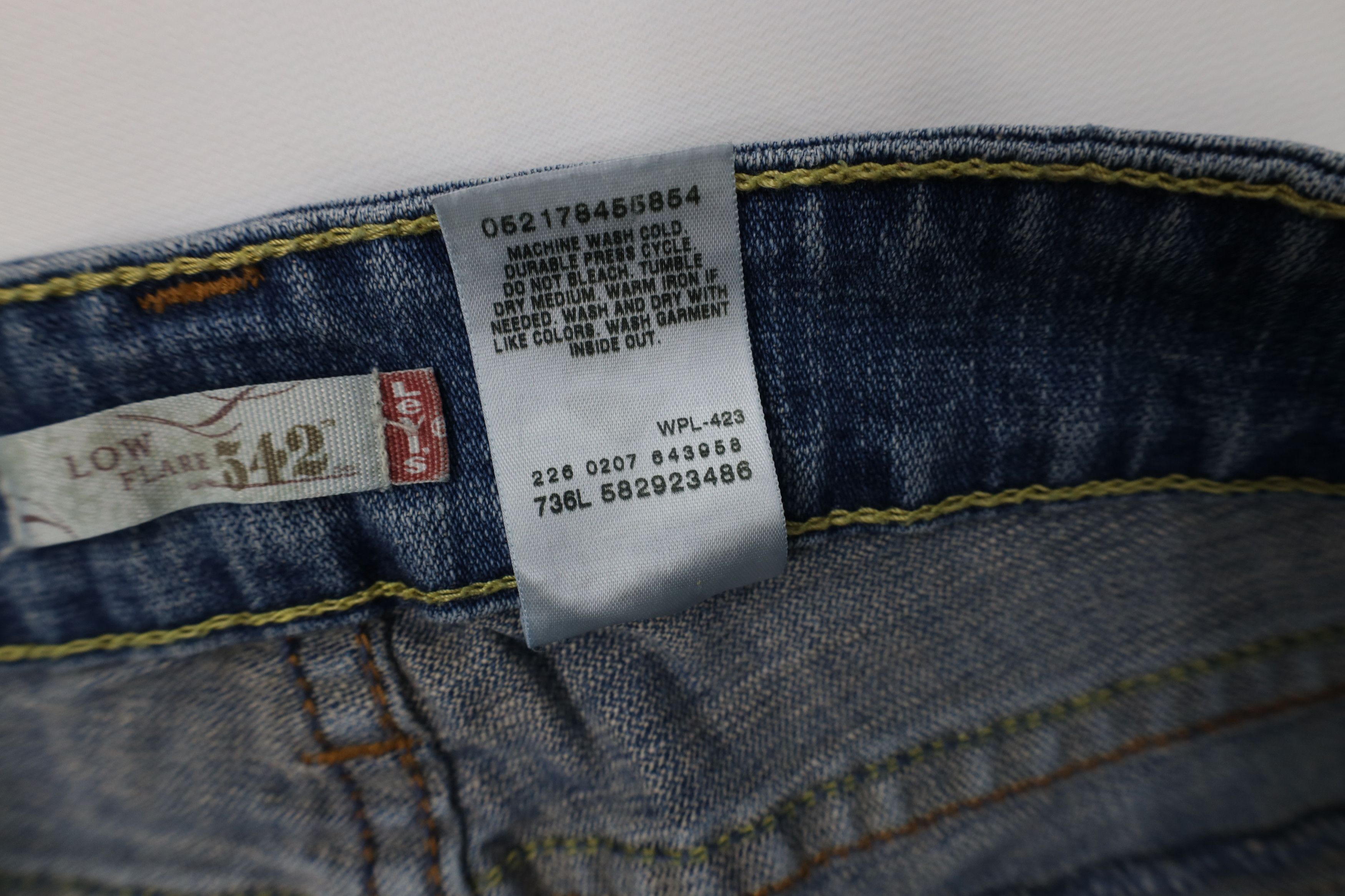 Levi's Vintage Y2K Levis 542 Low Rise Flared Denim Jeans Blue Size 42" / US 20 - 9 Thumbnail