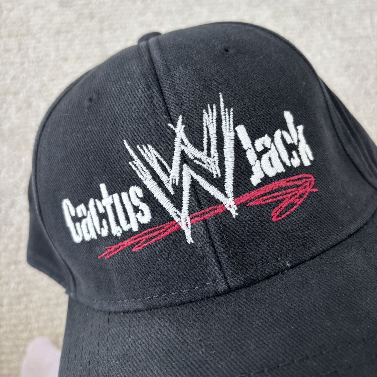 Travis Scott × WWE WWE x CACTUS JACK x TRAVIS SCOTT HAT Size ONE SIZE - 3 Thumbnail