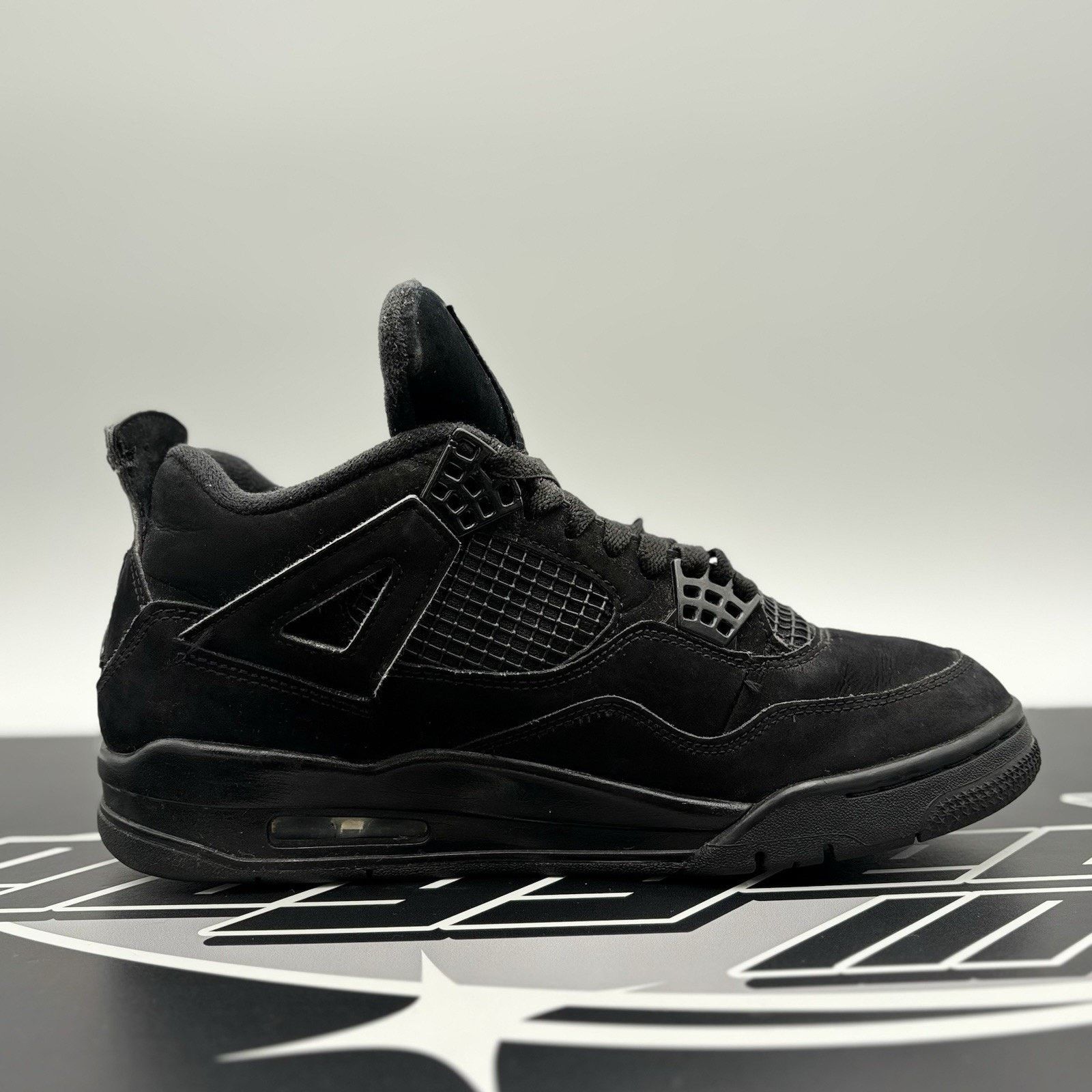 Jordan Brand Size 8.5 - Jordan 4 Retro Mid Black Cat Size US 8.5 / EU 41-42 - 13 Thumbnail