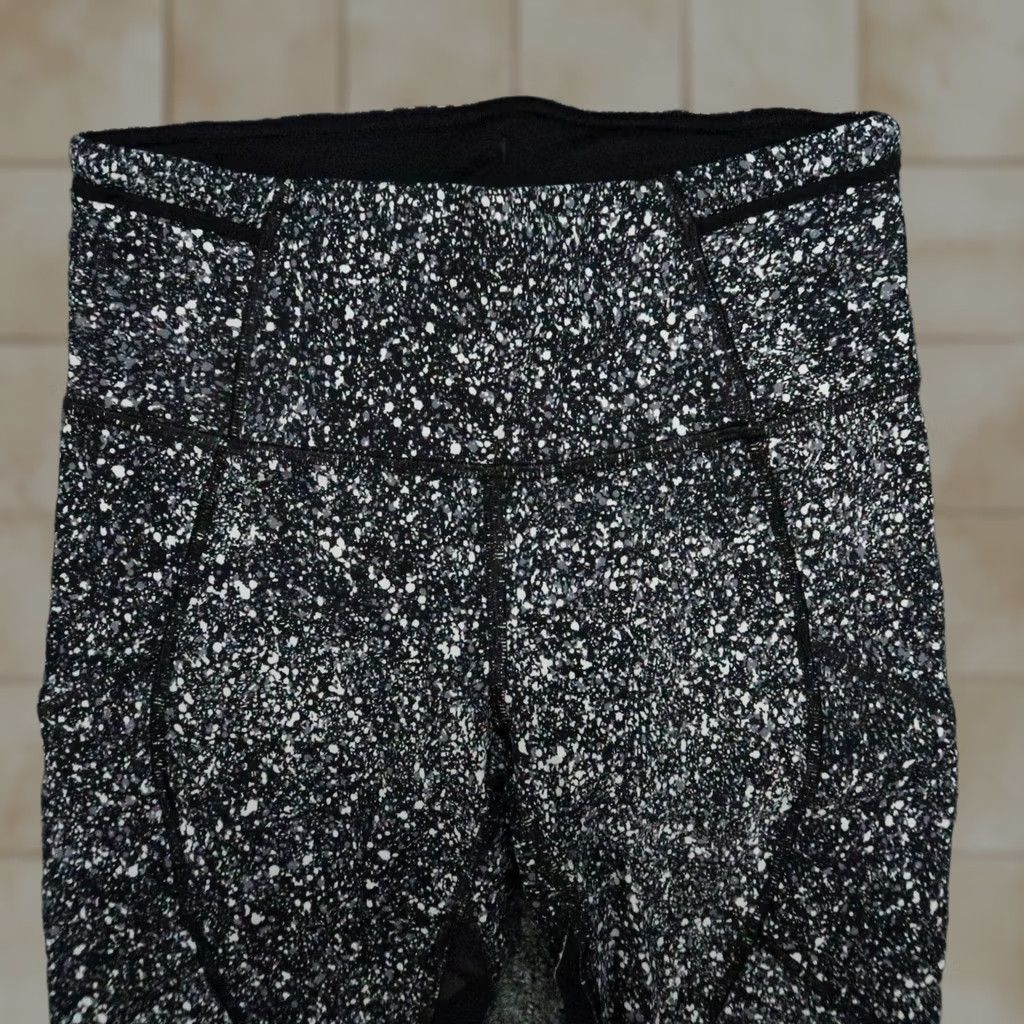 Lululemon Lululemon Womens Leggings Black Speckled Tight Stuff Crop Yoga Training Pants 4 Size 27" / US 4 / IT 40 - 1 Thumbnail
