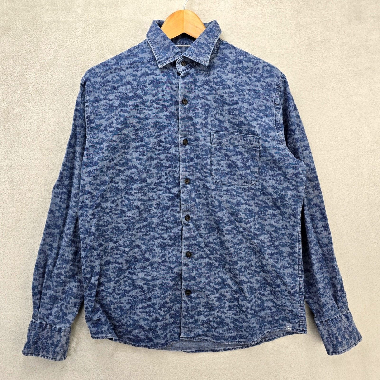 Peter Millar Peter Millar Shirt Mens Medium Fir Camo Chambray Button Up Size US M / EU 48-50 / 2 - 1 Thumbnail