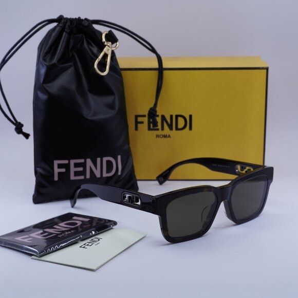 Fendi Fendi FE40107I 52E Sunglasses Havana Rectangle Frame Size ONE SIZE - 9 Thumbnail