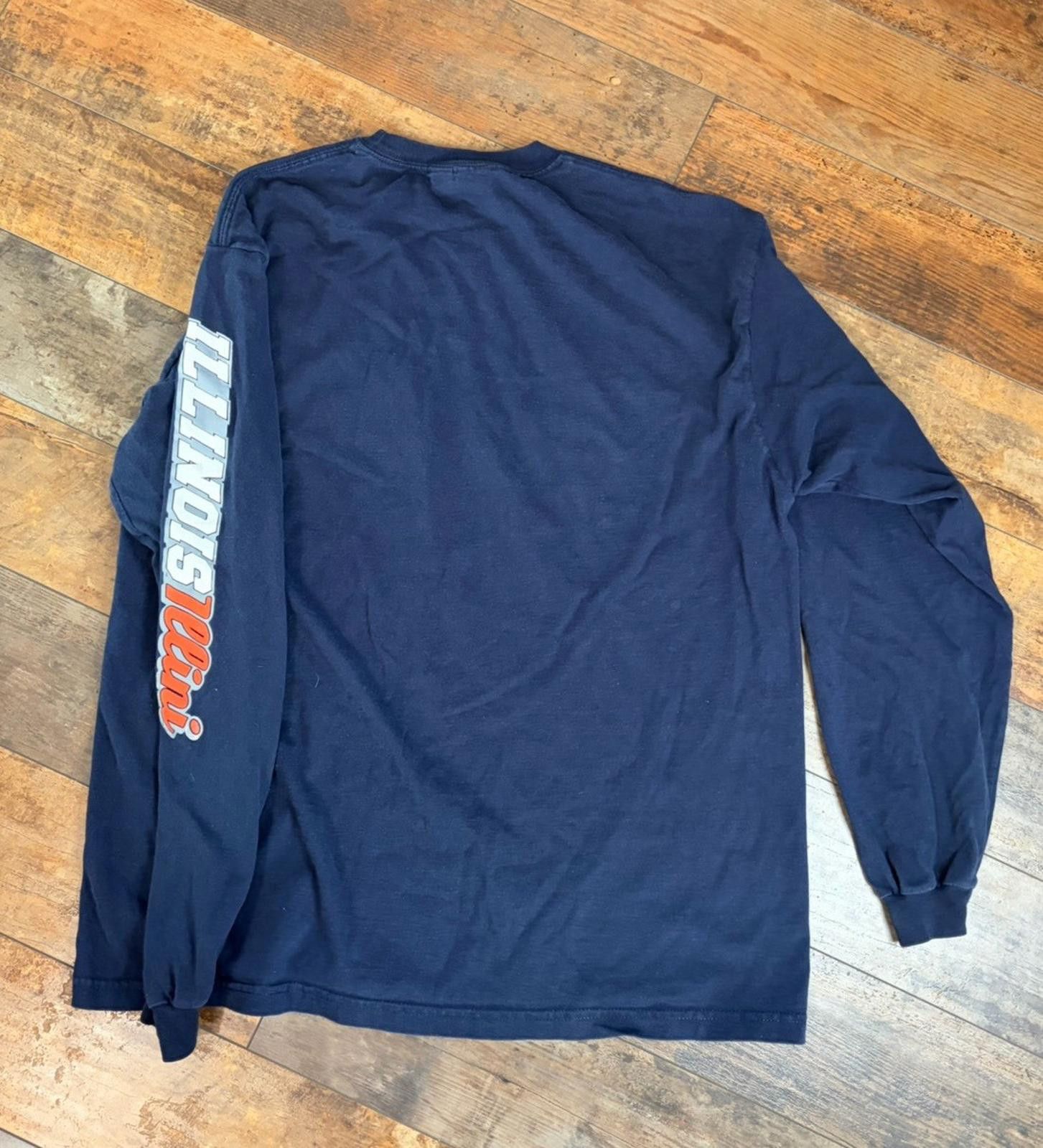 Steve And Barrys University ILLINOIS FIGHTING ILLINI Long Sleeve T-Shirt XL Size ONE SIZE - 4 Thumbnail