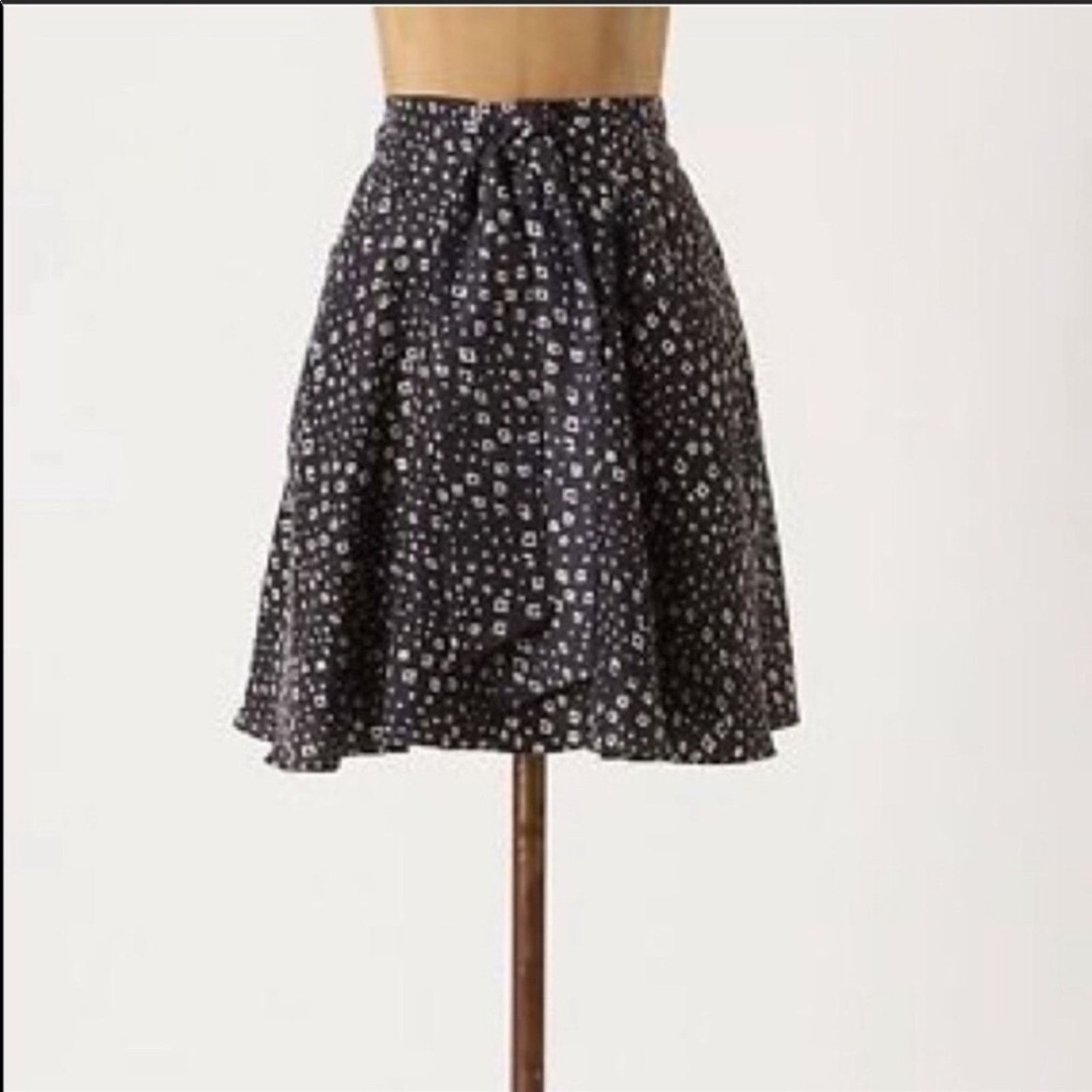 Anthropologie ANTHROPOLOGIE Lil' Silk Grey Navy White Printed Mini Skirt Size 34" / US 12 / IT 48 - 1 Thumbnail