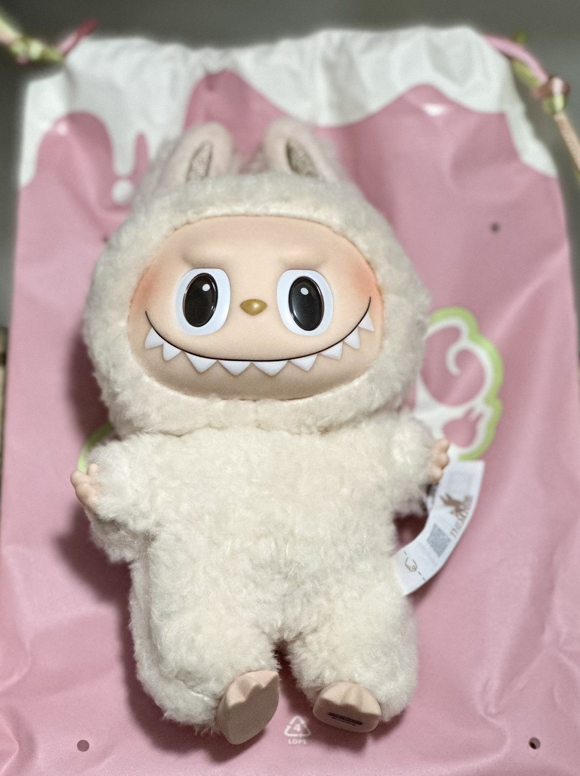 POP MART LABUBU - THE MONSTERS - Exciting Macaron - Soymilk Size ONE SIZE - 7 Thumbnail