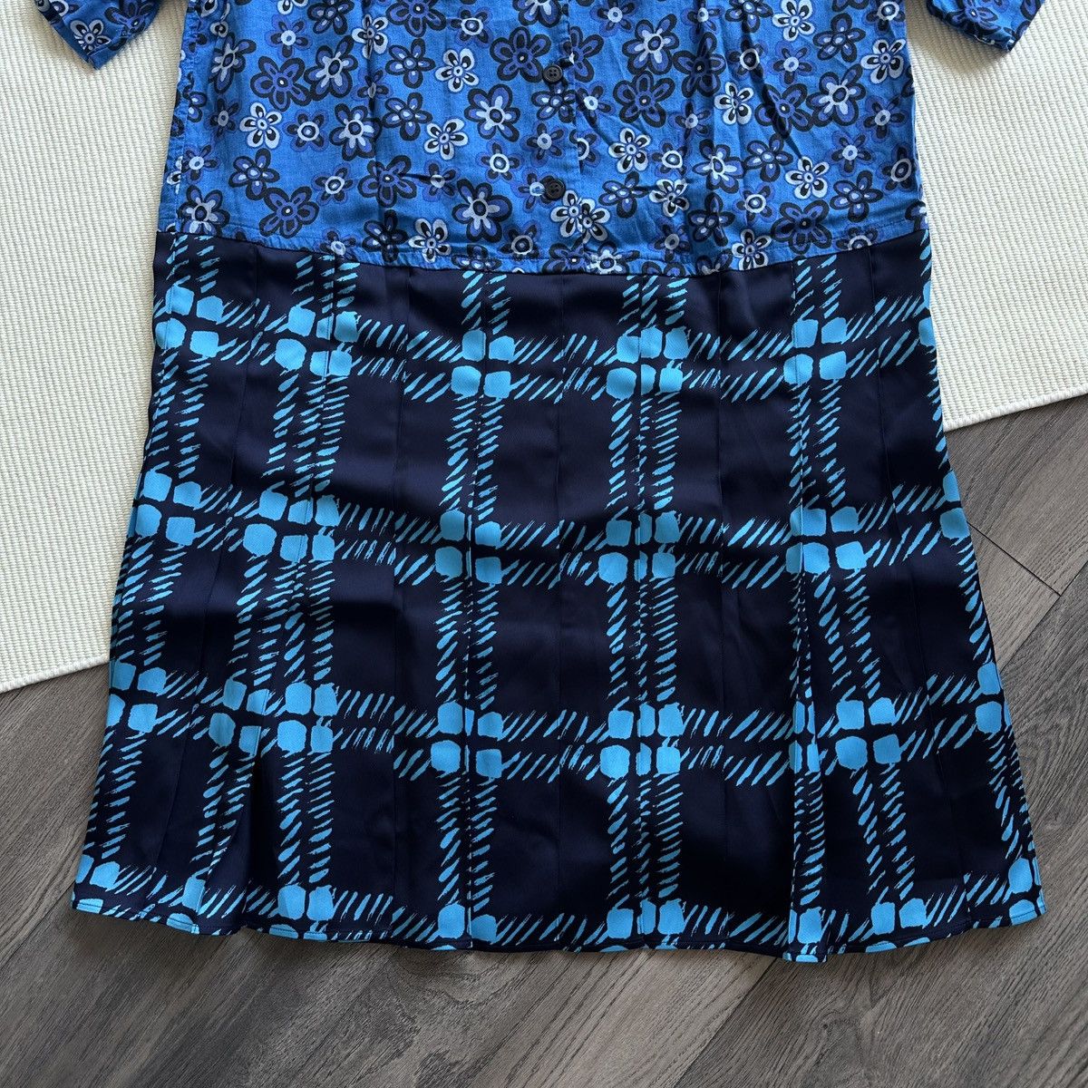 Marni × Uniqlo MARNI x Uniqlo Short Sleeve Floral Top V-Neck Blue Dress Size XS / US 0-2 / IT 36-38 - 4 Thumbnail