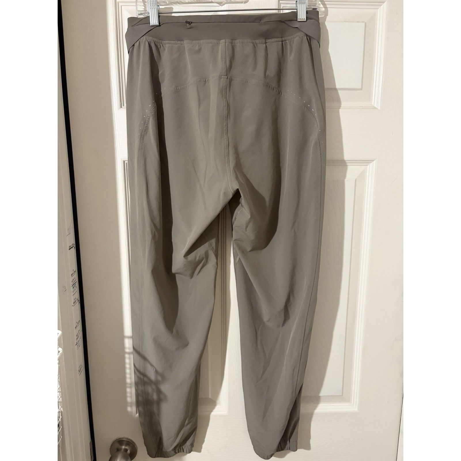 Lululemon Lululemon Adapted State High Rise Jogger Carbon Dust Sz 8 Size 30" / US 8 / IT 44 - 4 Thumbnail