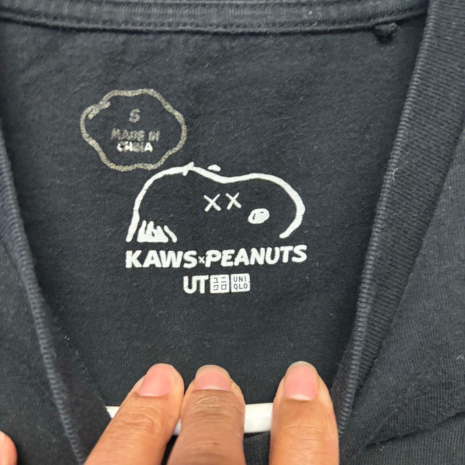 Uniqlo Kaws X Peanuts x UT Uniqlo Pocket Shirt Snoopy Womens Small Size S / US 4 / IT 40 - 3 Thumbnail