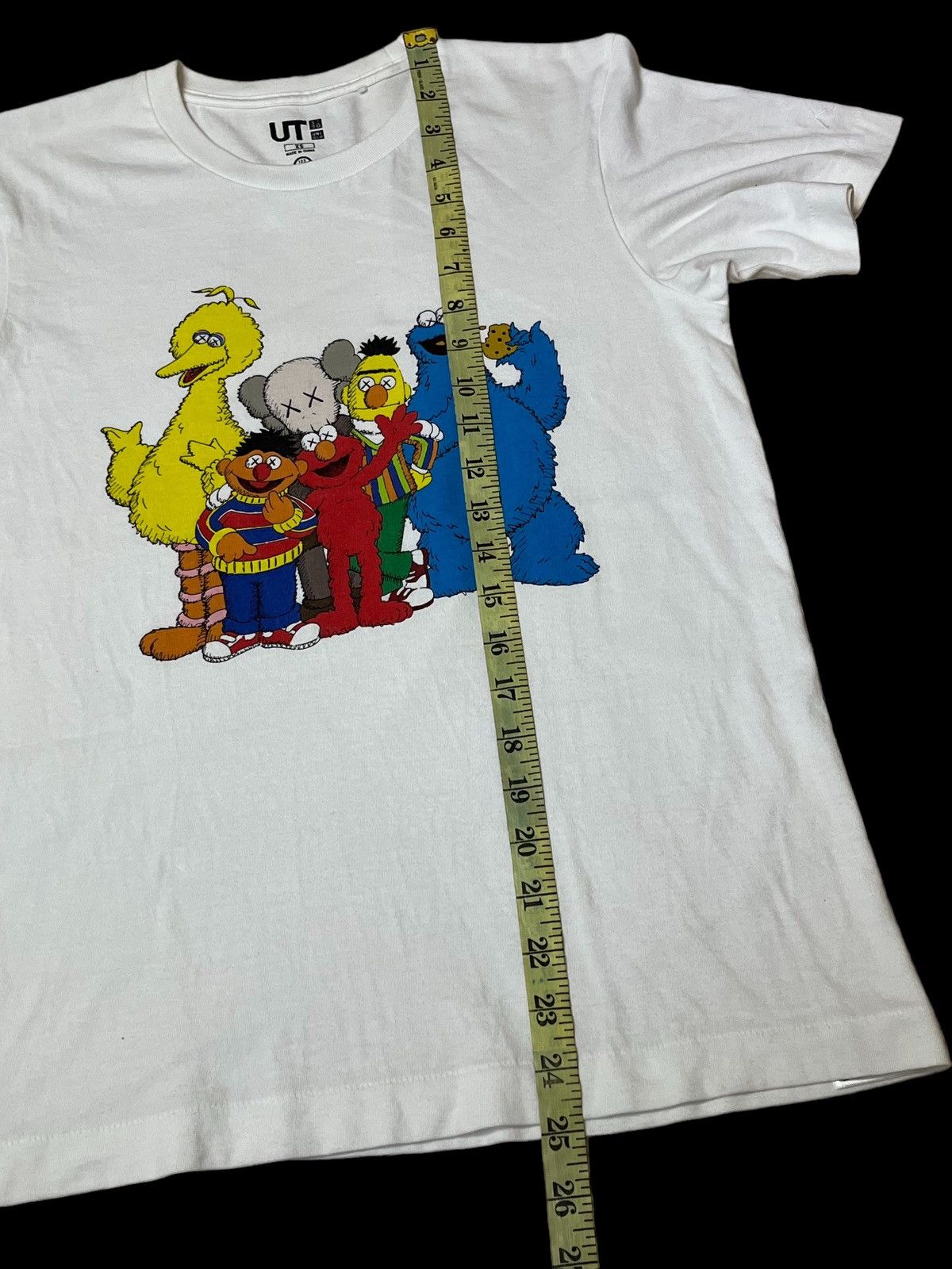 Kaws × Uniqlo GRAIL🔥UNIQLO x KAWS x SESAME STREET COLLABORATION T SHIRT Size US XS / EU 42 / 0 - 7 Thumbnail