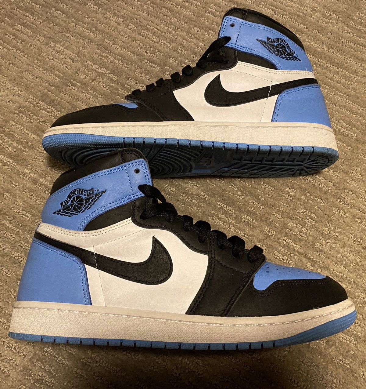 Jordan Brand × Nike Air Jordan 1 Retro High OG UNC Toe Size US 9.5 / EU 42-43 - 2 Thumbnail