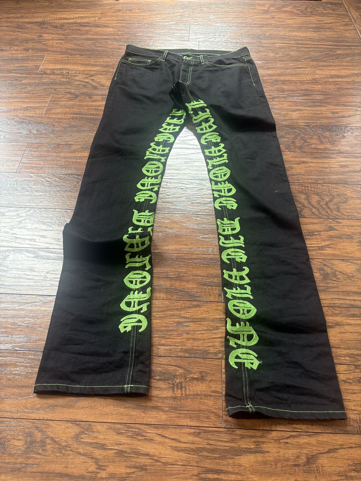 Vlone 2018 LIVE ALONE DIE ALONE Old English Green Denim Size US 34 / EU 50 - 2 Thumbnail