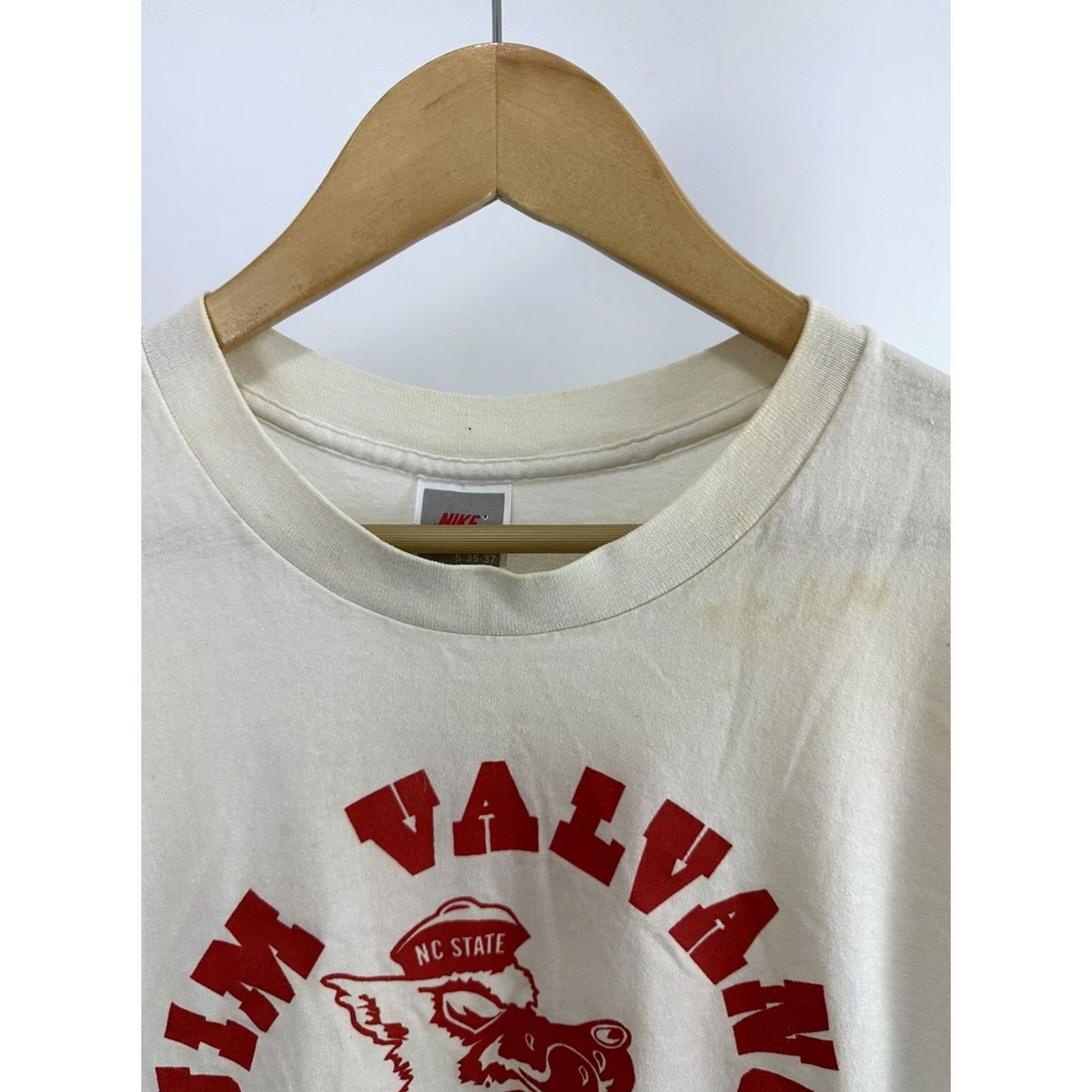 Nike Nike Swoosh T-Shirt Men XS Cream RARE VTG Jim Valvano Basketball School NC State Wolfpacks ACC NCAA Basketball Mens Shirts Size US S / EU 44-46 / 1 - 5 Thumbnail