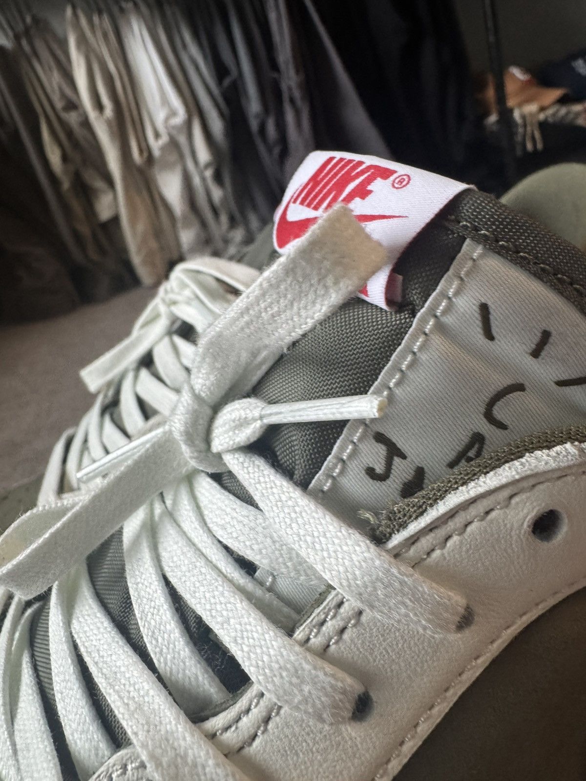 Jordan Brand × Travis Scott Travis Scott Jordan 1 Low Medium Olive Size US 14 / EU 47 - 10 Thumbnail