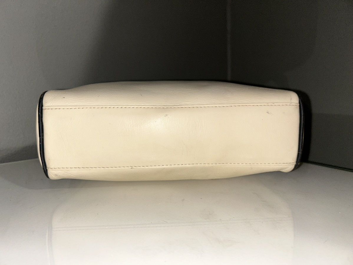 Burberry Vintage Burberry Leather Crossbody w Nova Check Interior Size ONE SIZE - 12 Thumbnail