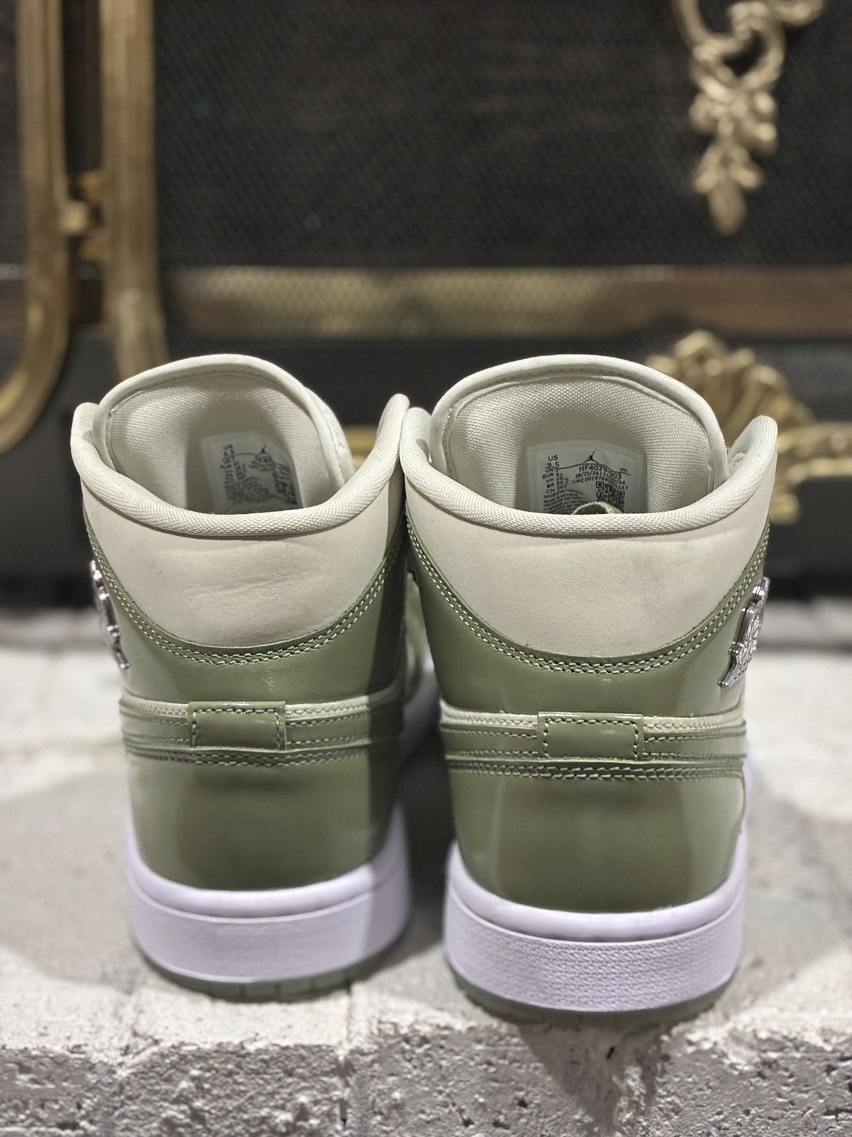 Jordan Brand Jordan 1 Mid SE Sea Glass Oil Green (Women's) Size US 9.5 / IT 39.5 - 5 Thumbnail