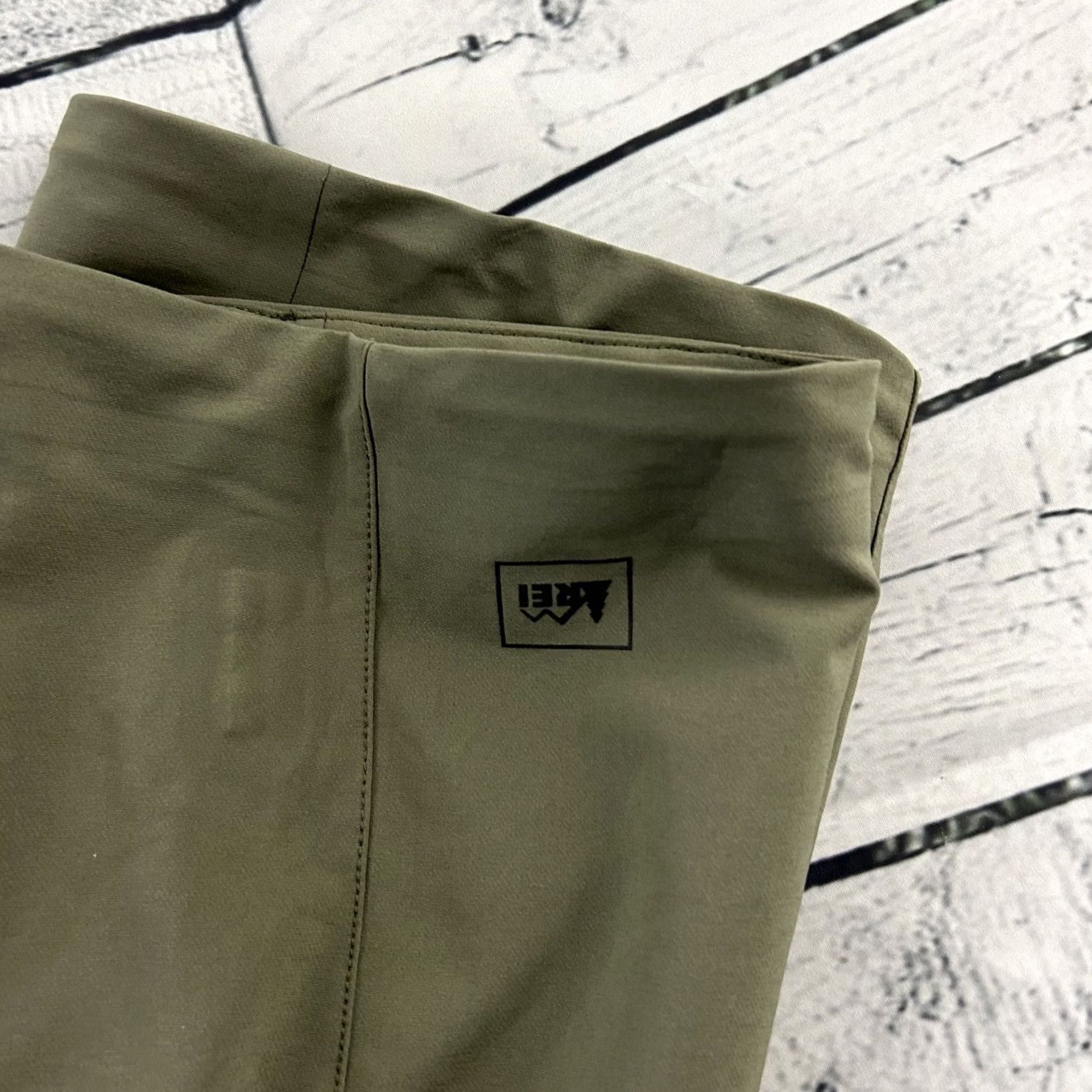 Vintage REI Hiking Pants Men L 32" Inseam Khaki Beige Green Nylon Poly Shirt/Khakis Mens Size US 33 - 2 Thumbnail