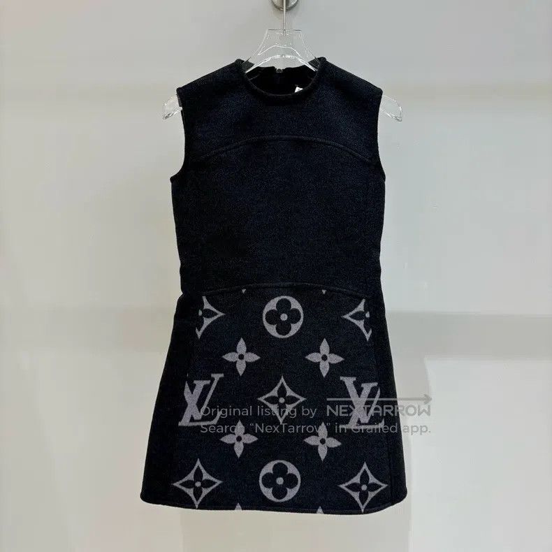Louis Vuitton Letter print sleeveless dress