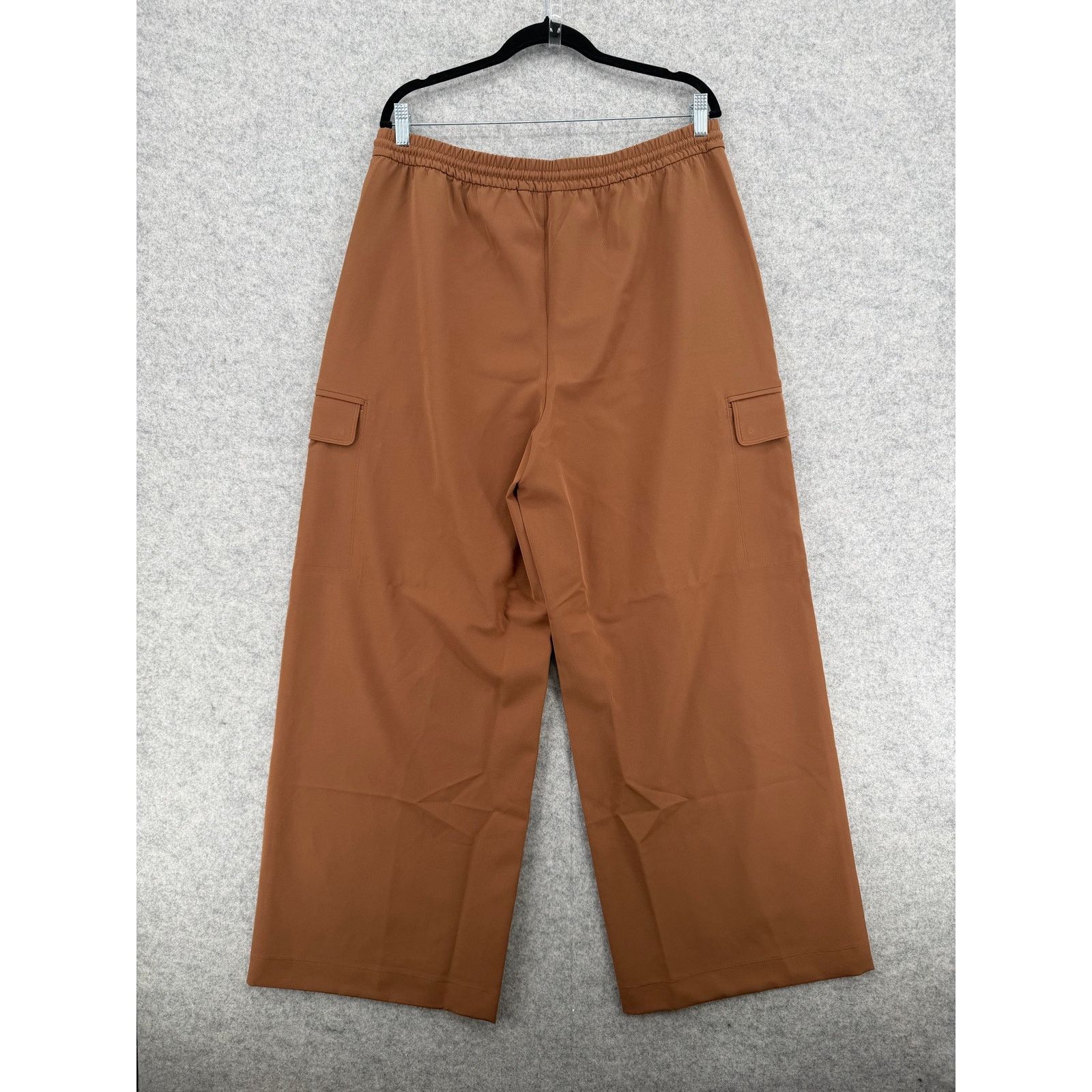 Athleta NWT Athleta Walnut Promenade High Rise Cargo Pant Size Large Size 34" / US 12 / IT 48 - 5 Thumbnail