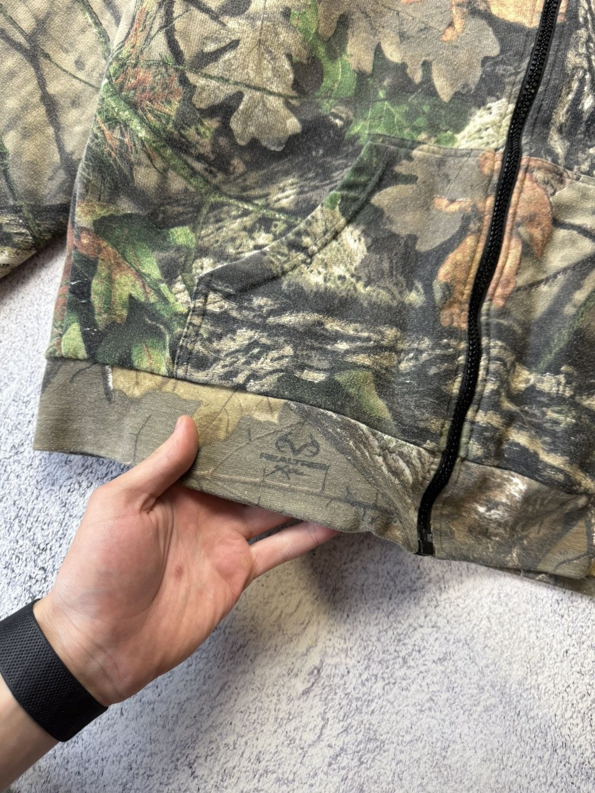 Carhartt Crazy Vintage Y2K Realtree Camo Zip Hoodie Carhartt Style Size US M / EU 48-50 / 2 - 13 Thumbnail
