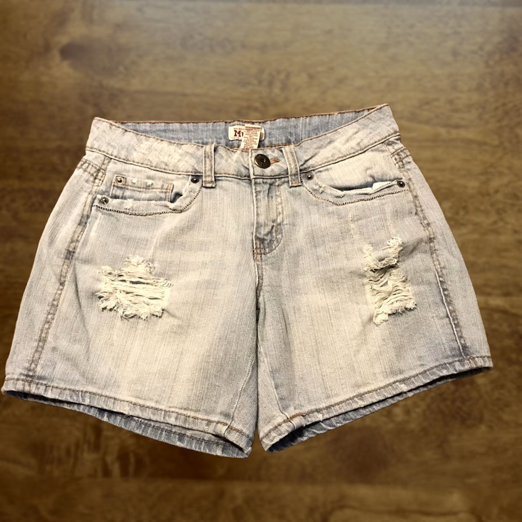 Denime Mudd Denim Jean Shorts Bermuda Juniors Size 7 Blue Cotton Waist 30 Inseam 5.5” Regular Vintage? Noحدد Size 28" / US 6 / IT 42 - 1 Thumbnail