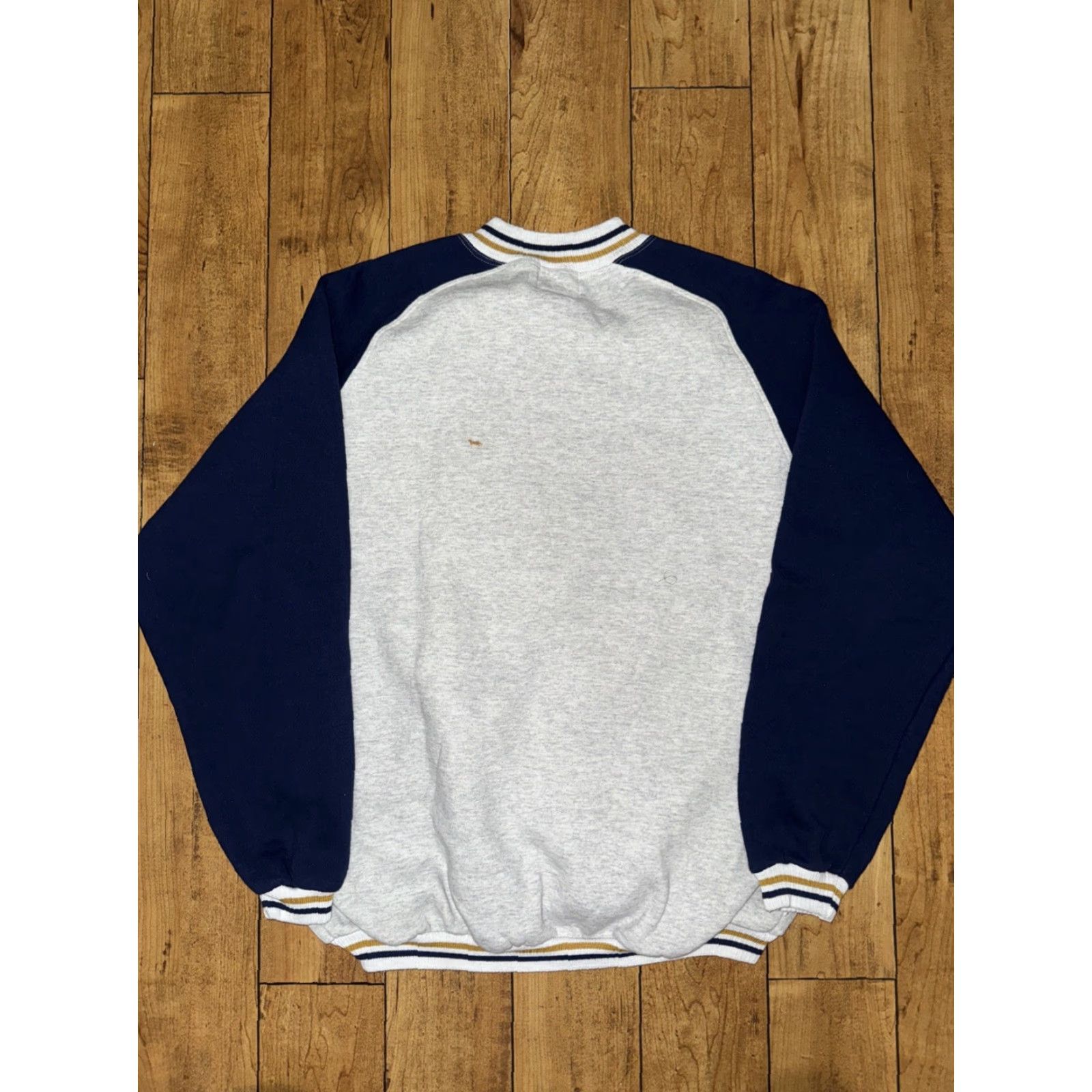 Vintage VINTAGE Over Wear Sweater Crewneck Grey XL Mens 24x28 USA Size US XL / EU 56 / 4 - 5 Thumbnail