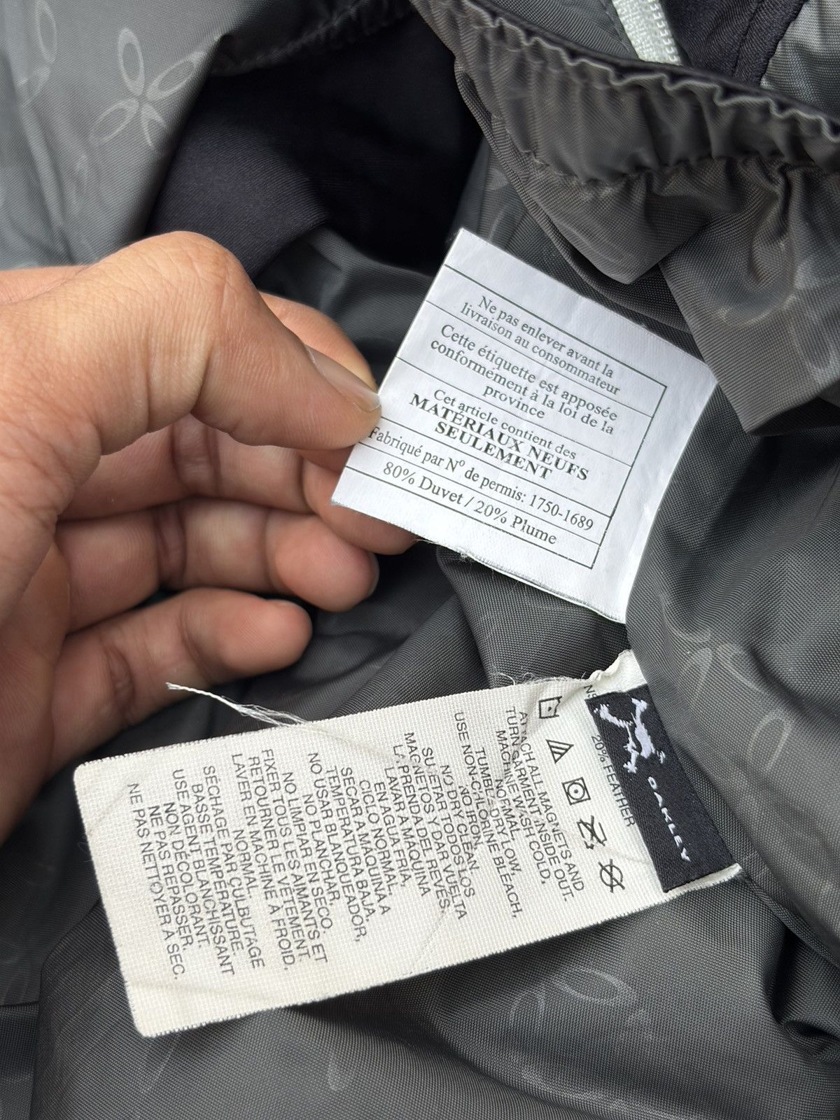 Oakley 00s Oakley Down Geometric Pattern Magnetic Closure Jacket Size US S / EU 44-46 / 1 - 18 Thumbnail