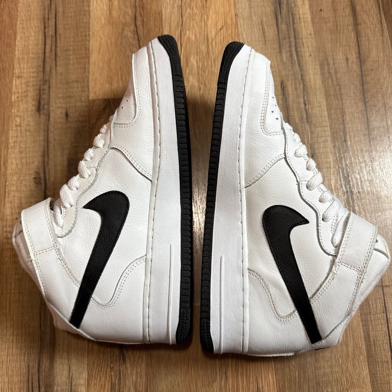 Nike 2003 Nike Air Force 1 Mid NYC White Black Varsity Red Size US 11 / EU 44 - 3 Thumbnail