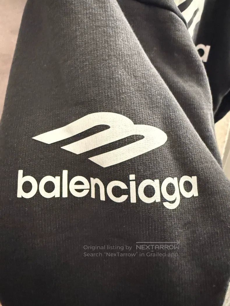 Balenciaga Balenciaga Hooded Long Sleeve Pullover Hoodie Size US S / EU 44-46 / 1 - 6 Thumbnail