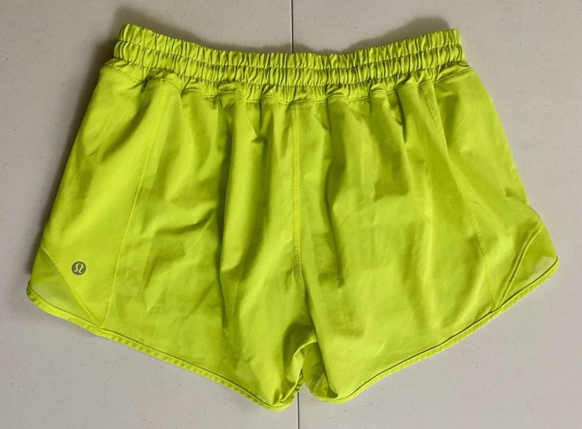 Lululemon Hotty Hot High-Rise Short 4" Lined Highlight Yellow 10 VGC Size 32" / US 10 / IT 46 - 1 Thumbnail
