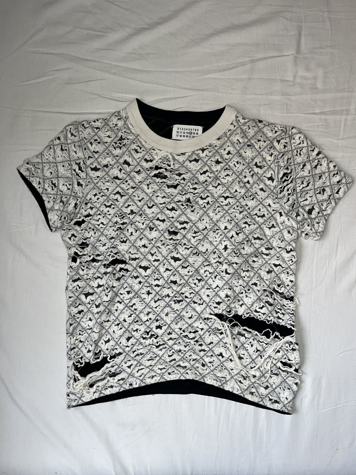 Maison Margiela Maison Margiela Spring/Summer 2016 'Destroyed' Tee Size US S / EU 44-46 / 1 - 1 Thumbnail