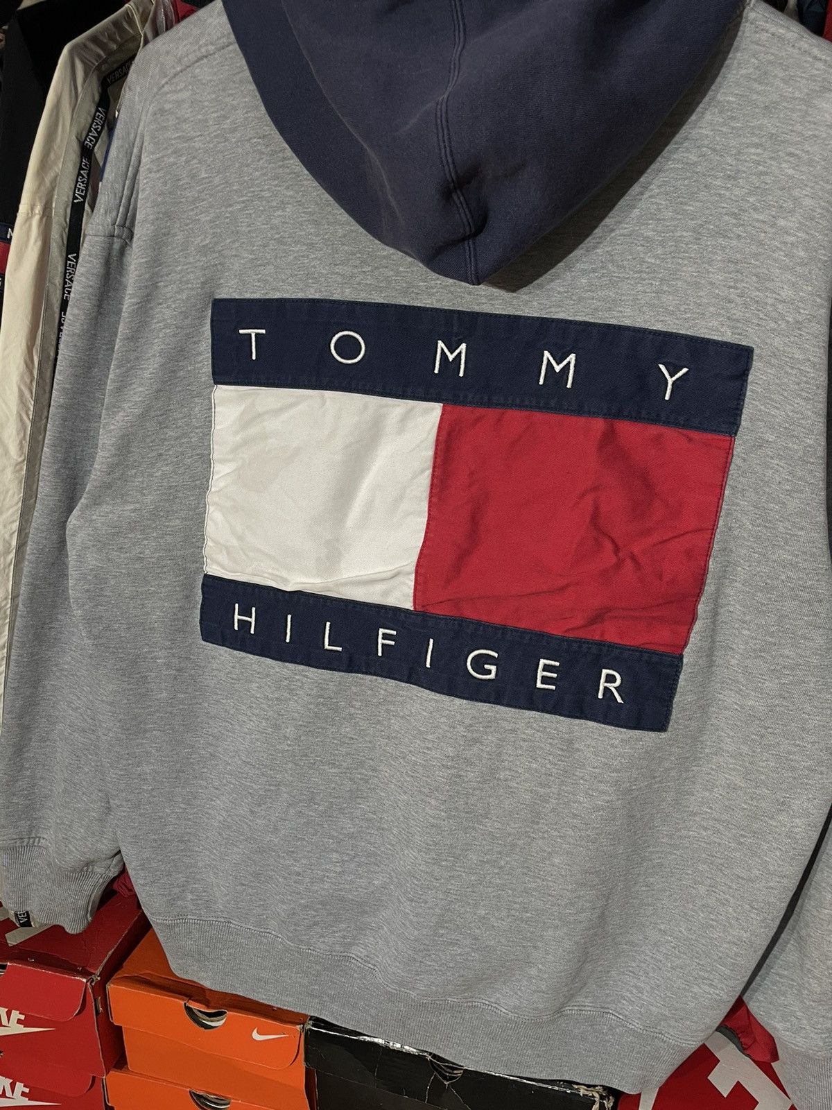 Tommy Hilfiger × Vintage Hoodie Tommy Hilfiger Big Logo 90’s Vintage Size US L / EU 52-54 / 3 - 3 Thumbnail