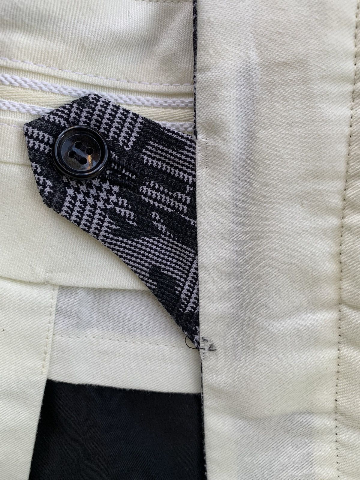 Comme des Garcons Homme Plus COMME DES GARÇONS HOMME PLUS EDWARD GOSS TEXT PRINT SHORTS Size US 32 / EU 48 - 7 Thumbnail