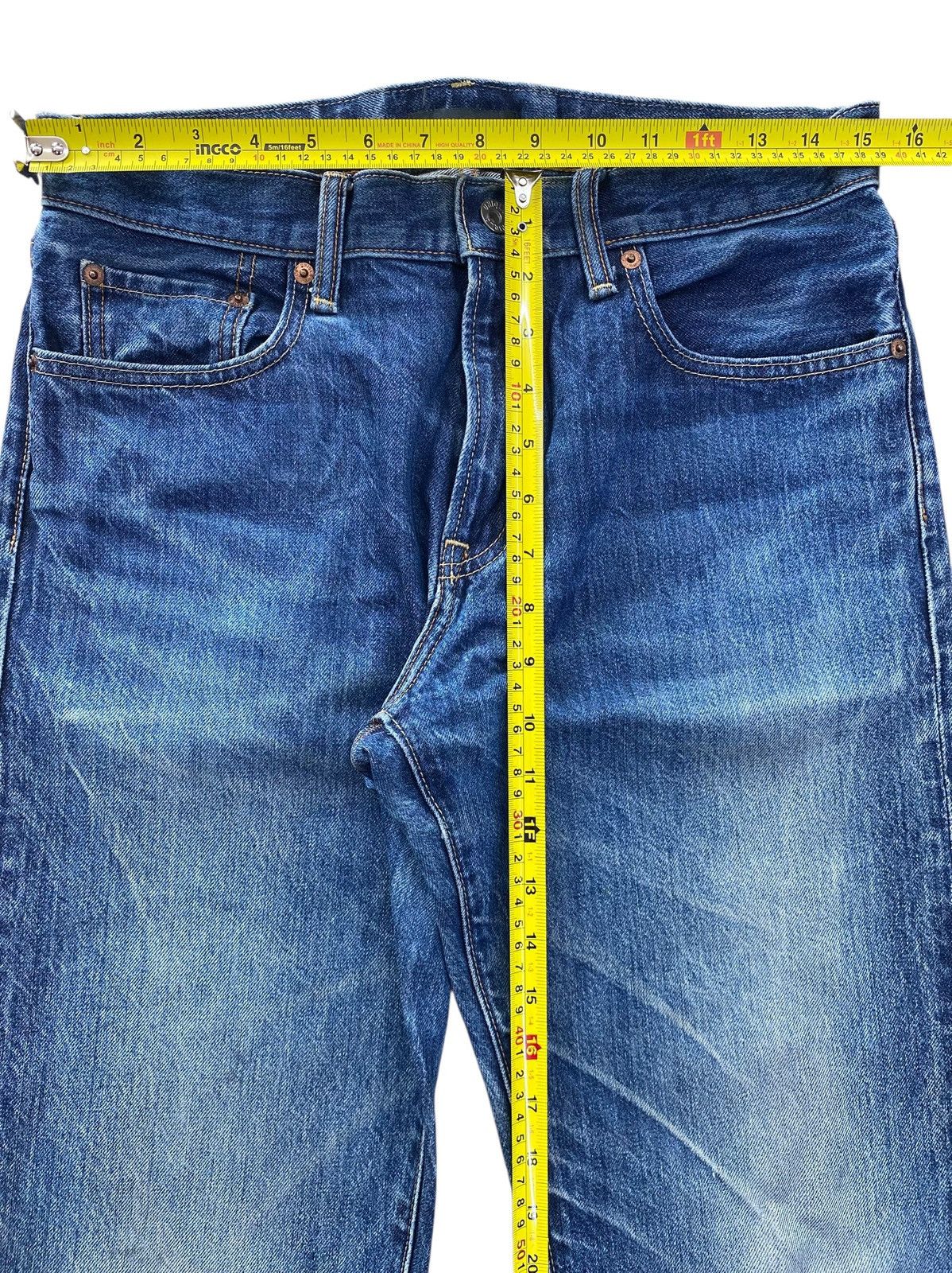 Uniqlo Uniqlo Faded Wash Ripped Knee Style Straight Leg Jeans Size US 31 - 6 Thumbnail