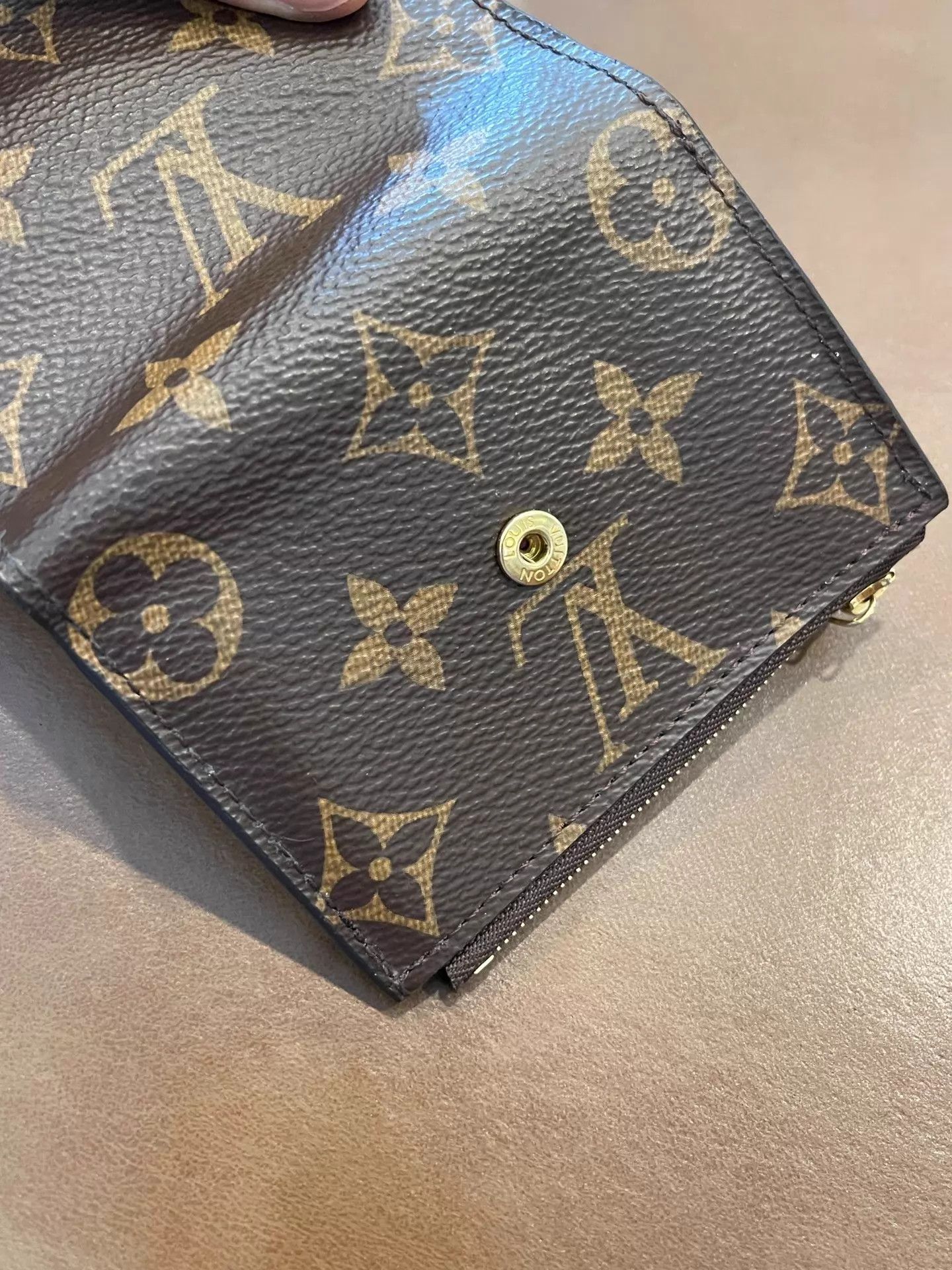 Louis Vuitton LV tri-fold monogram cherry red card holder Size ONE SIZE - 5 Thumbnail