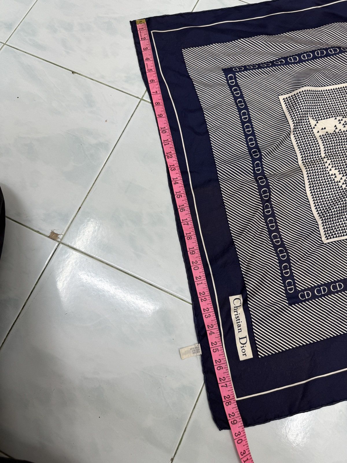 Christian Dior Monsieur 🔥🔥🔥Christian Dior silk scarf featuring a large "CD" monogram Size ONE SIZE - 15 Thumbnail