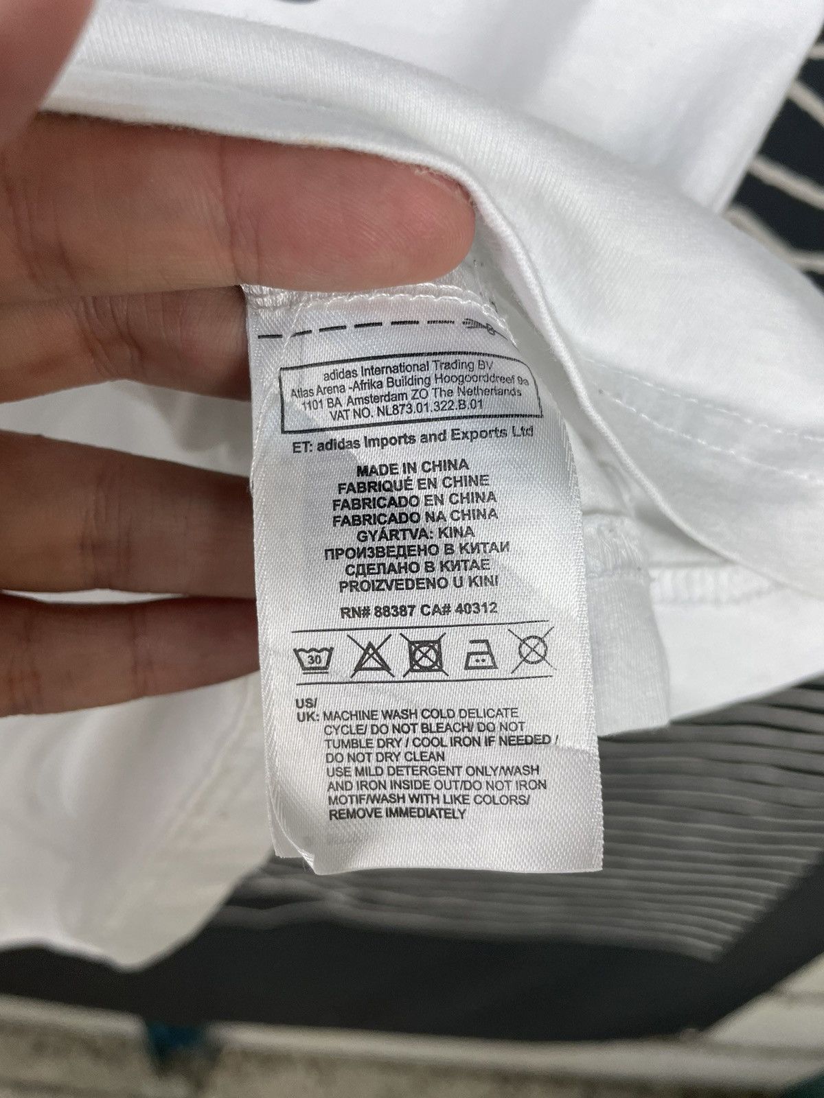 Adidas × Vintage Adidas Classic Big Logo White Tee Size US M / EU 48-50 / 2 - 6 Thumbnail
