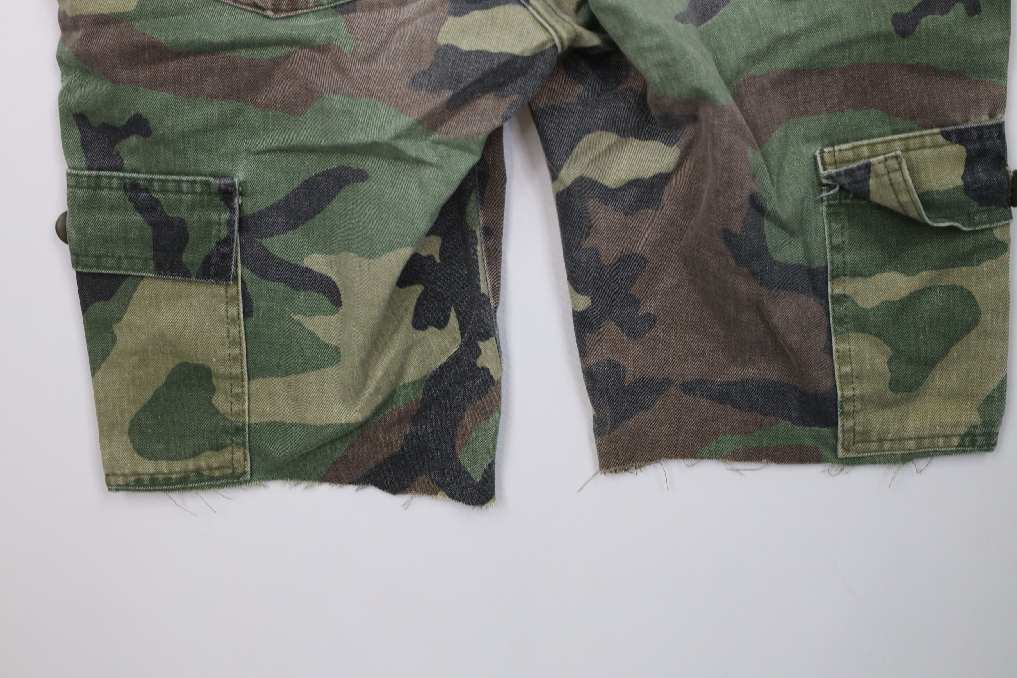 Vintage Vintage 70s Streetwear Cut Off Camouflage Cargo Shorts USA Size 26" / US 2 / IT 38 - 9 Thumbnail