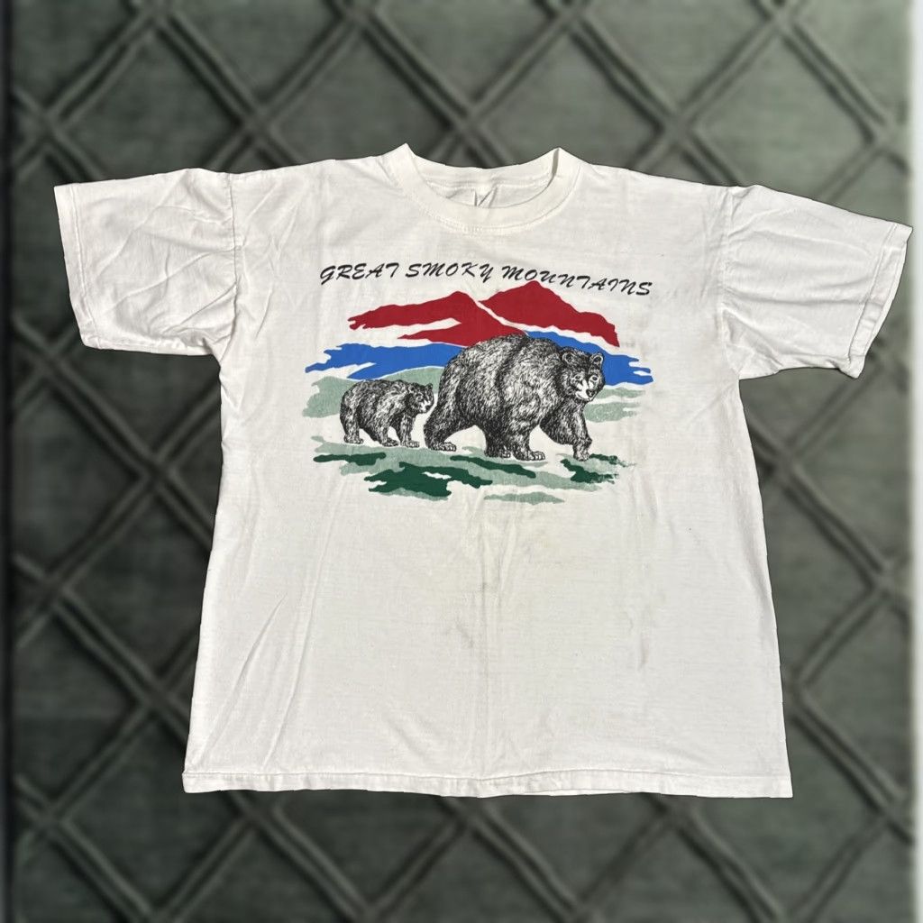 Vintage VINTAGE Great Smoky Mountains Nature Black Bear White T-Shirt L Men White 90s Bears Shirt Mens Size US L / EU 52-54 / 3 - 1 Thumbnail