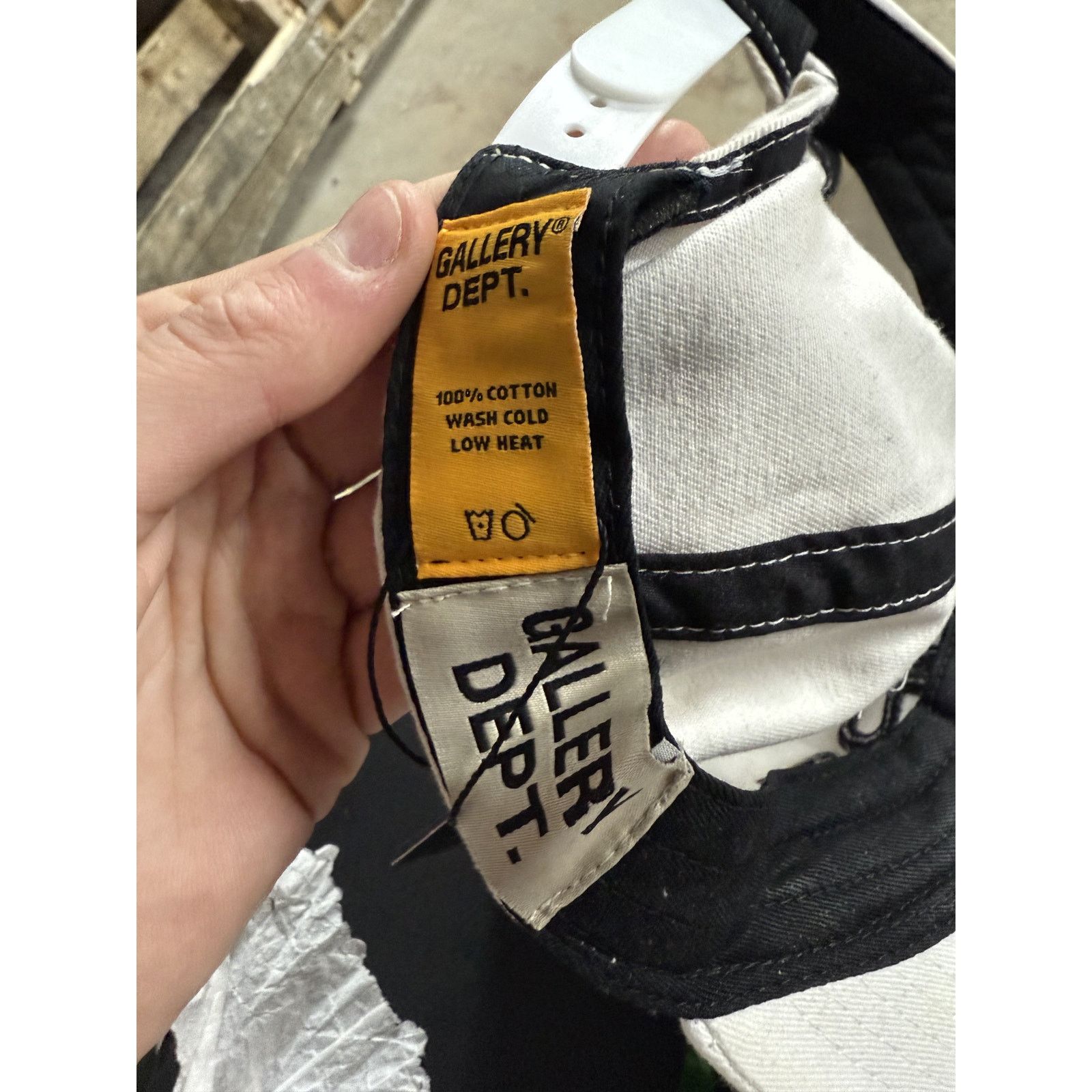 Gallery Dept. Gallery Dept Snapback White Black Used OSFM Size ONE SIZE - 3 Thumbnail