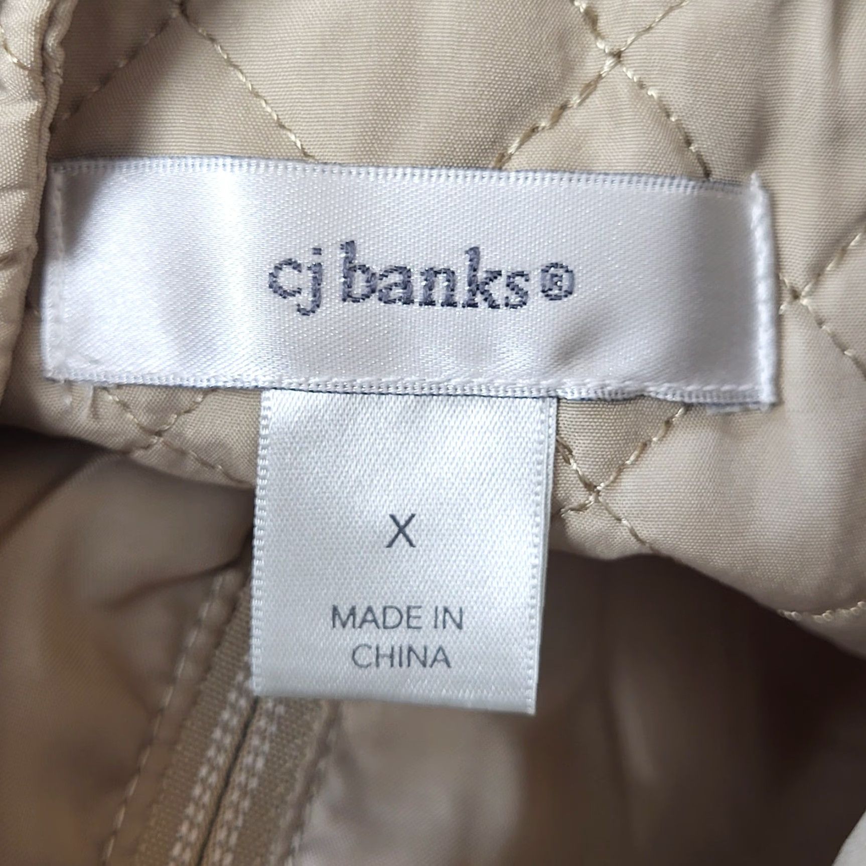 Vintage CJ Banks Quilted Vest Womens Size 0X Beige Zip Pockets Mock Neck Full Zip Mid-Length Sleeveless Casual Workwear All Seasons Vintage: No Size XL / US 12-14 / IT 48-50 - 5 Thumbnail