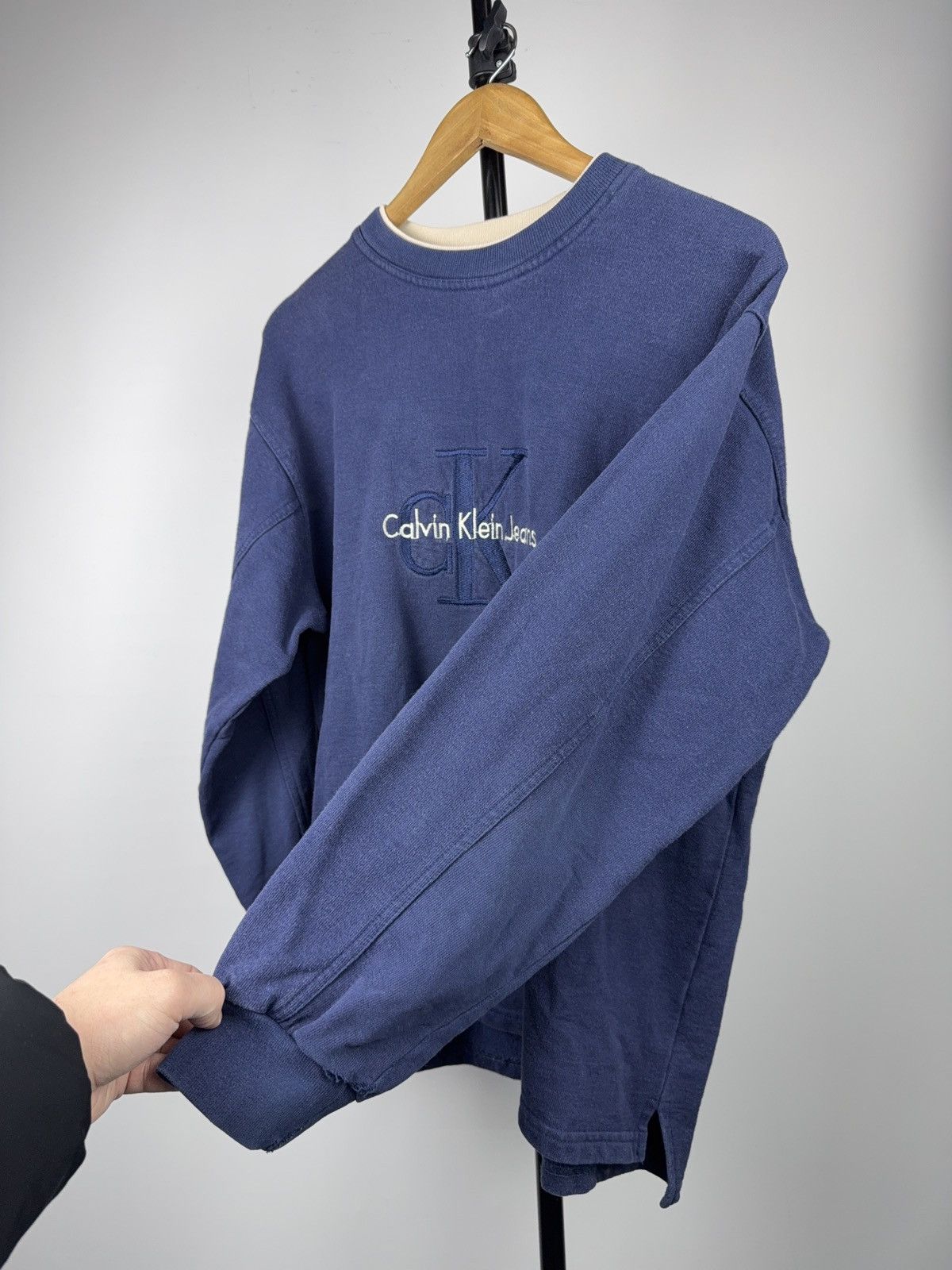 Calvin Klein Vintage 90s Calvin Klein Jeans Embroidered Logo Sweatshirt Size US L / EU 52-54 / 3 - 9 Thumbnail