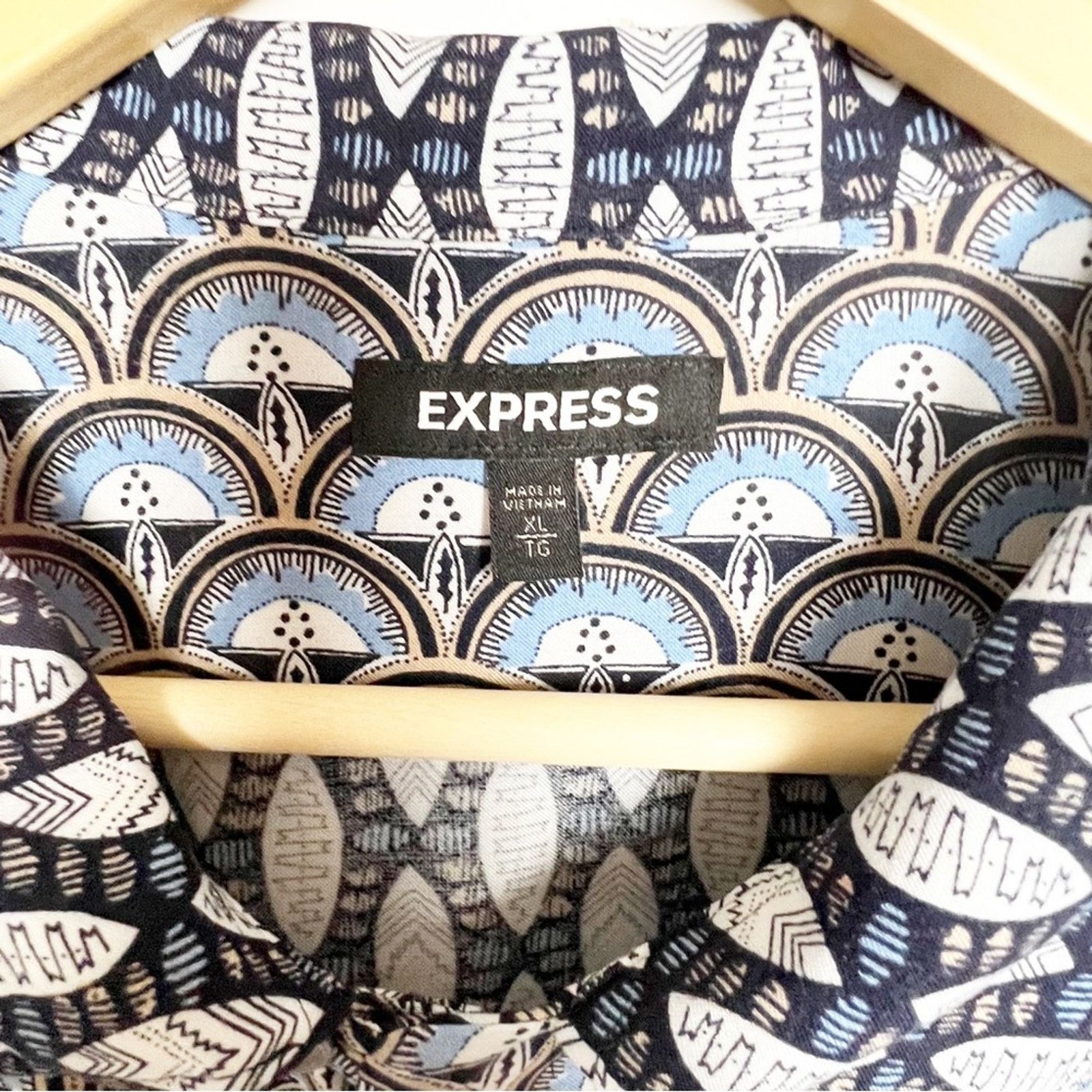 Express Express Blue & White Geometric Print Shirt Men’s XL Size US XL / EU 56 / 4 - 3 Thumbnail